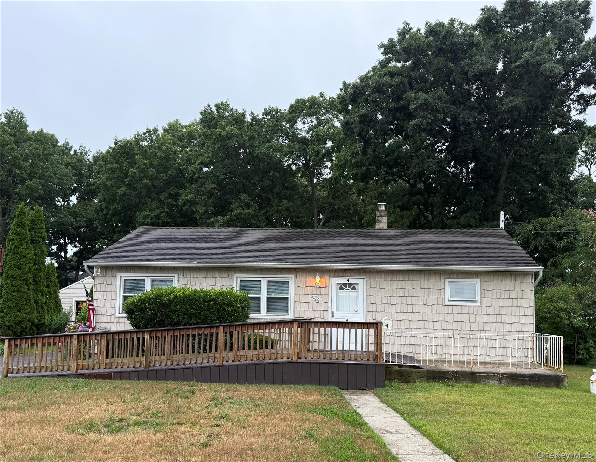 1st image of 4 Sachs St, Bay Shore, NY 11706 | MLS# 1020893
