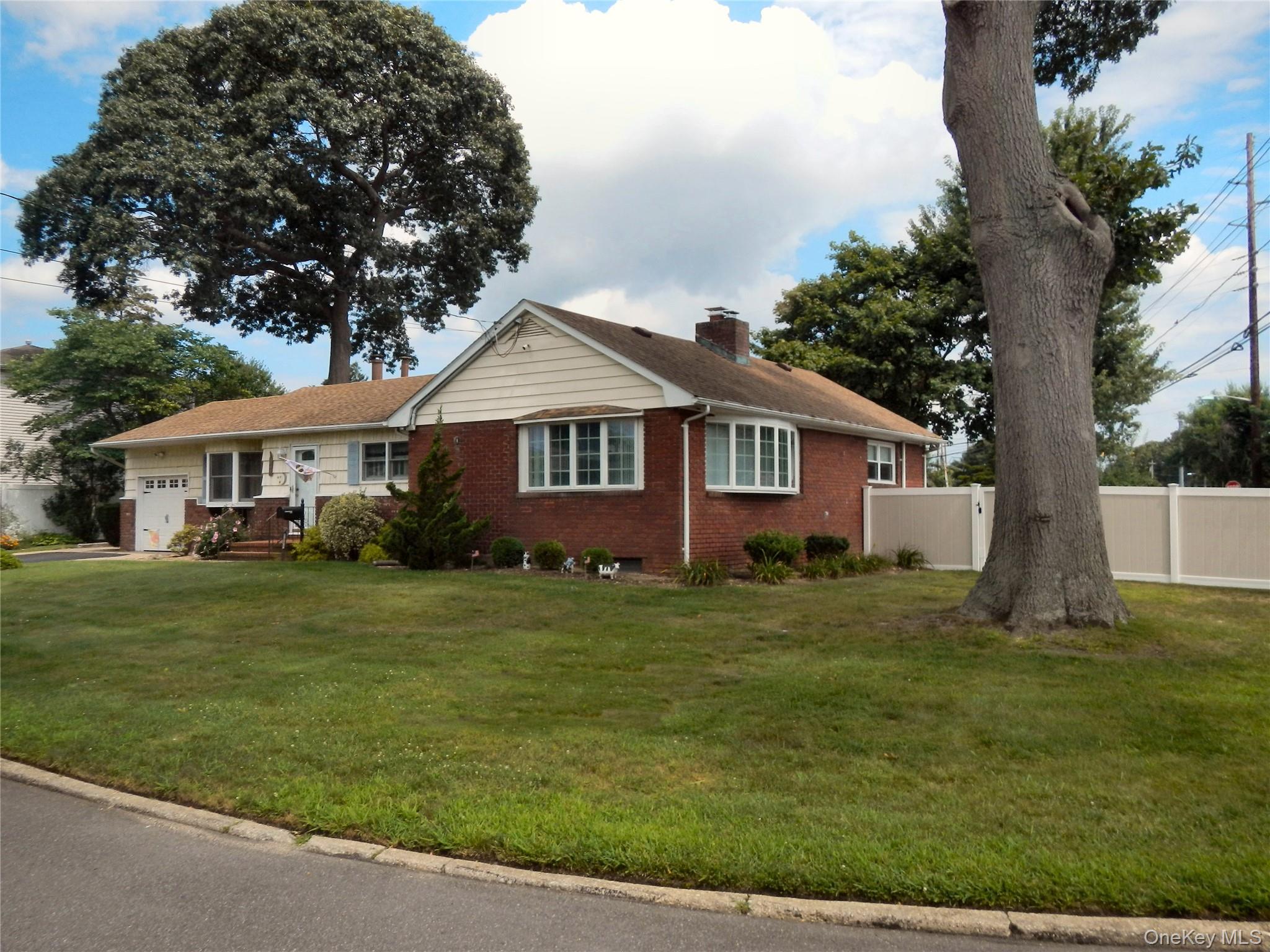 4th image of 1005 Thompson Dr, Islip, NY 11706 | MLS# 1020900