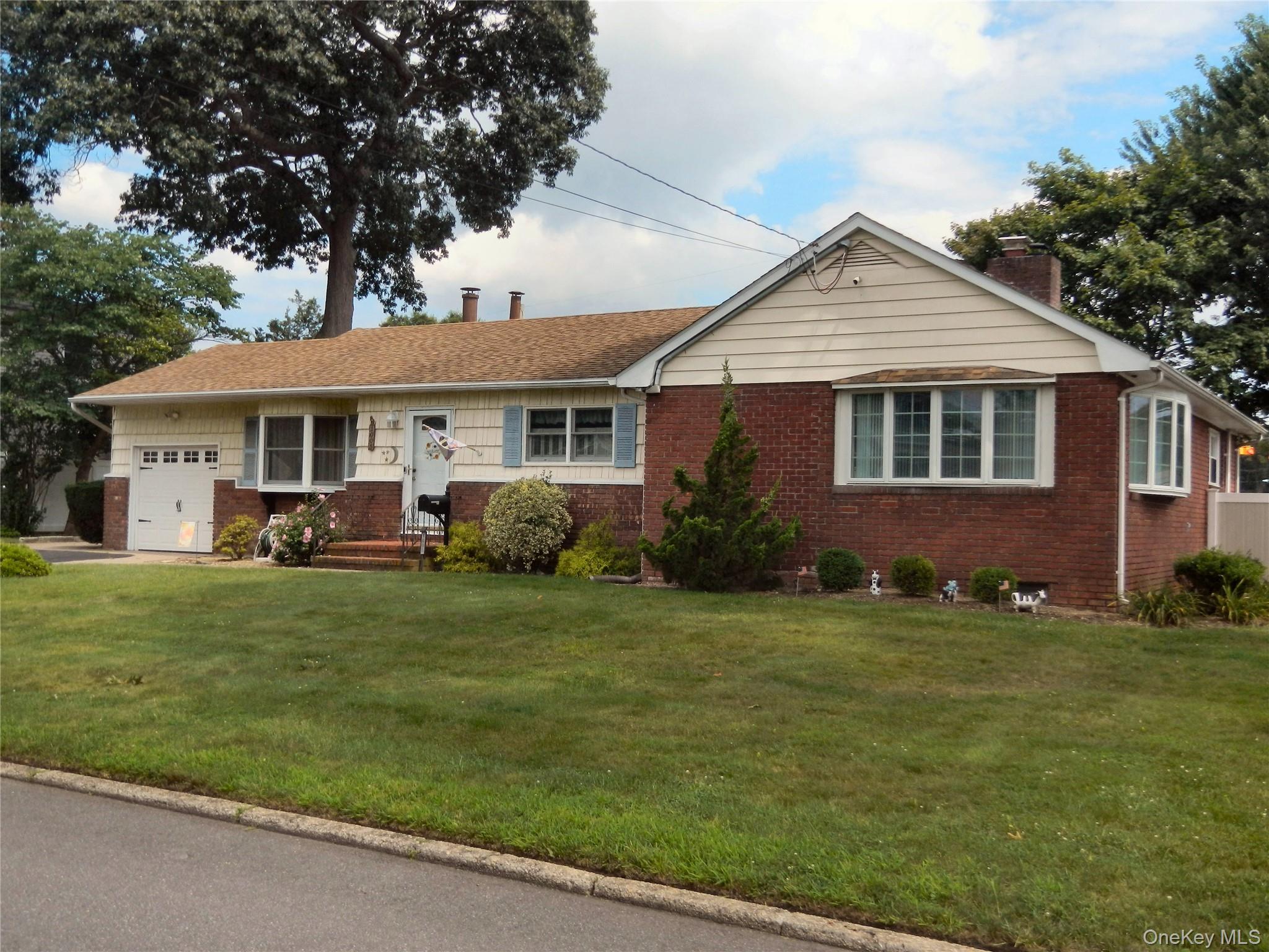 3rd image of 1005 Thompson Dr, Islip, NY 11706 | MLS# 1020900