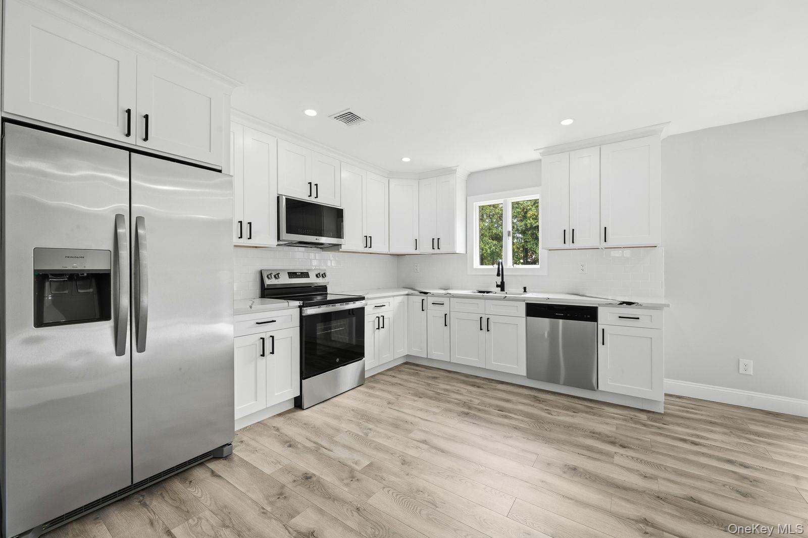 4th image of 16 Adobe Dr, Brookhaven, NY 11967 | MLS# 1021068