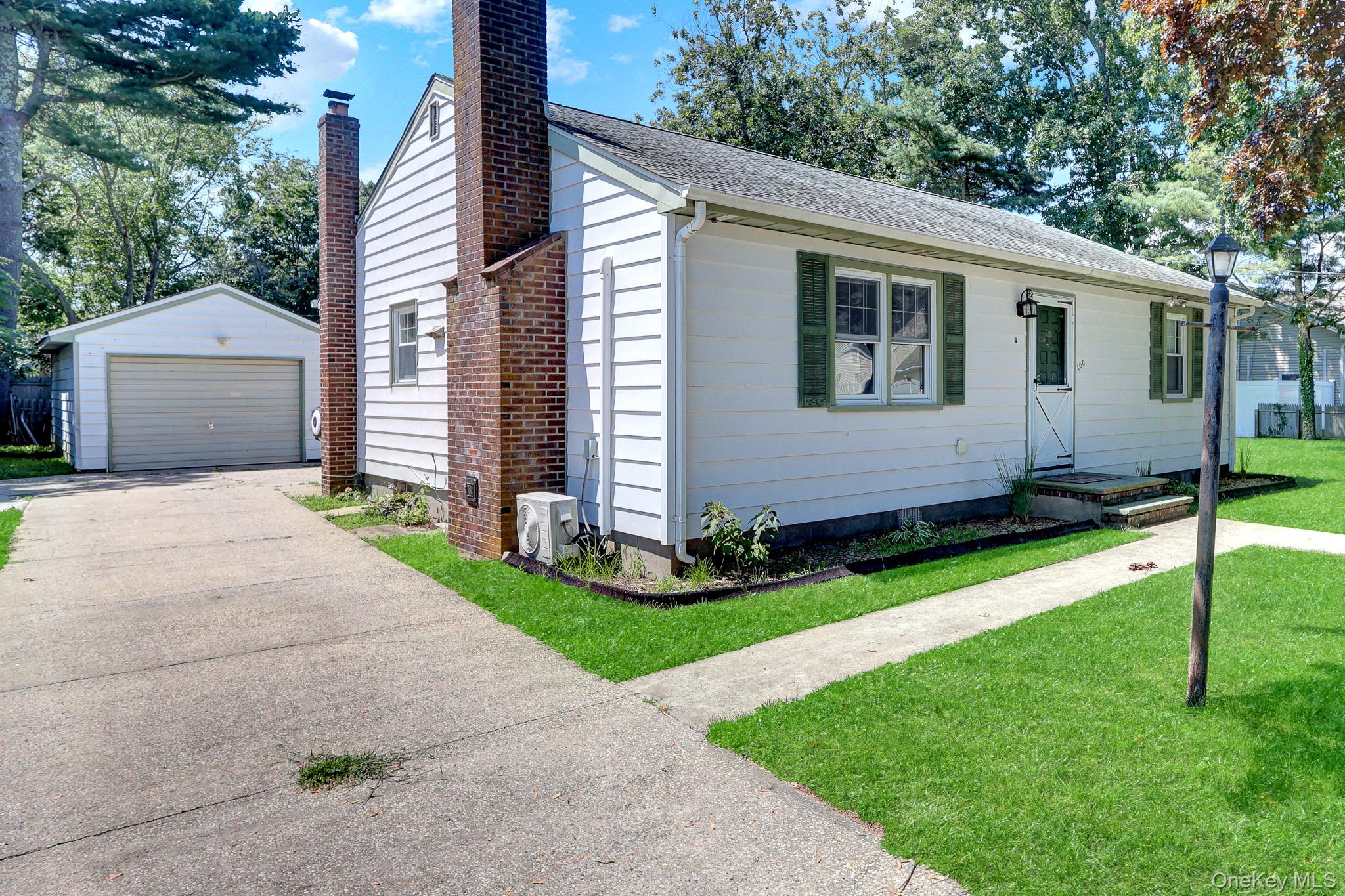 2nd image of 100 Lincoln Dr, Brookhaven, NY 11951 | MLS# 1021242