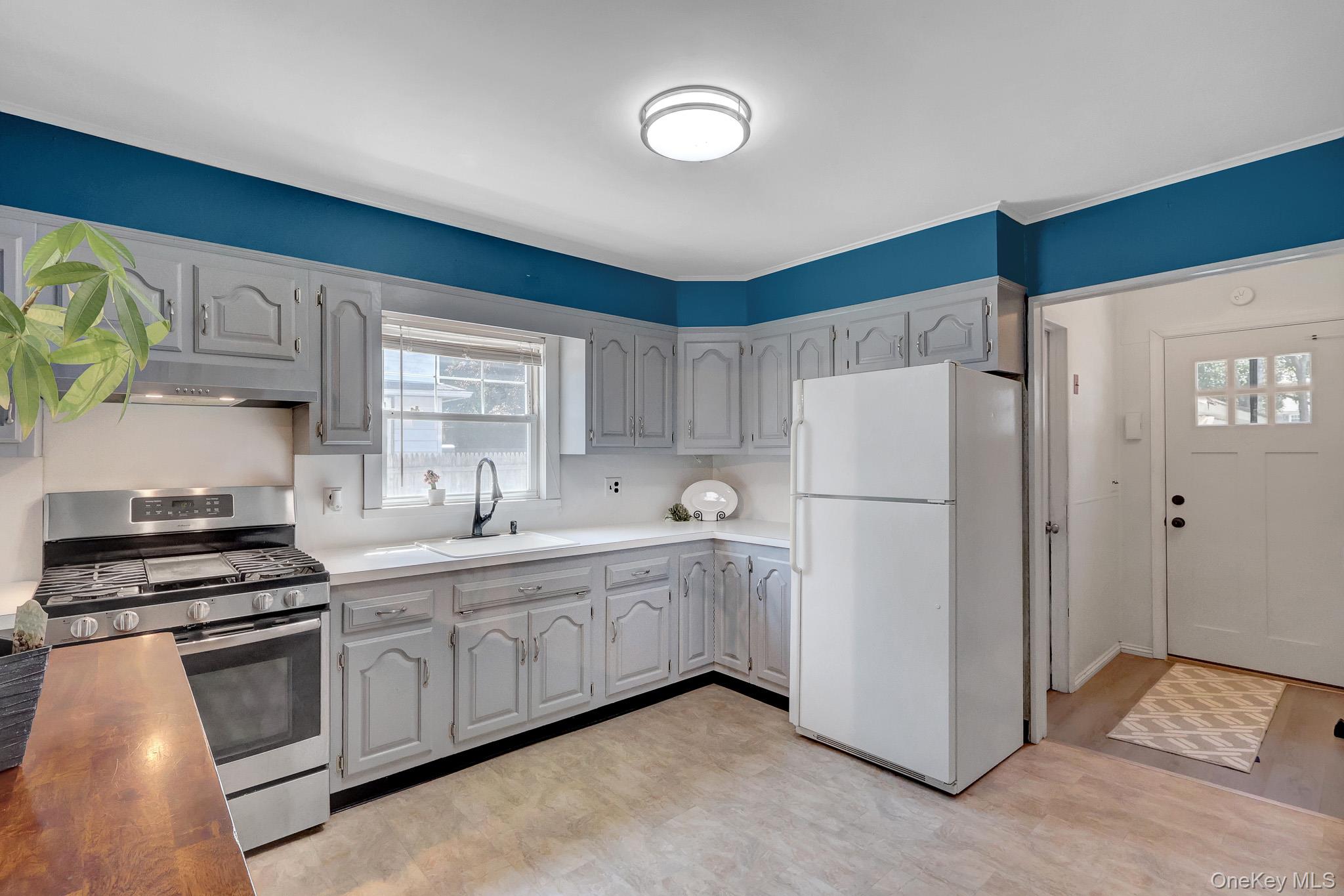 4th image of 100 Lincoln Dr, Brookhaven, NY 11951 | MLS# 1021242