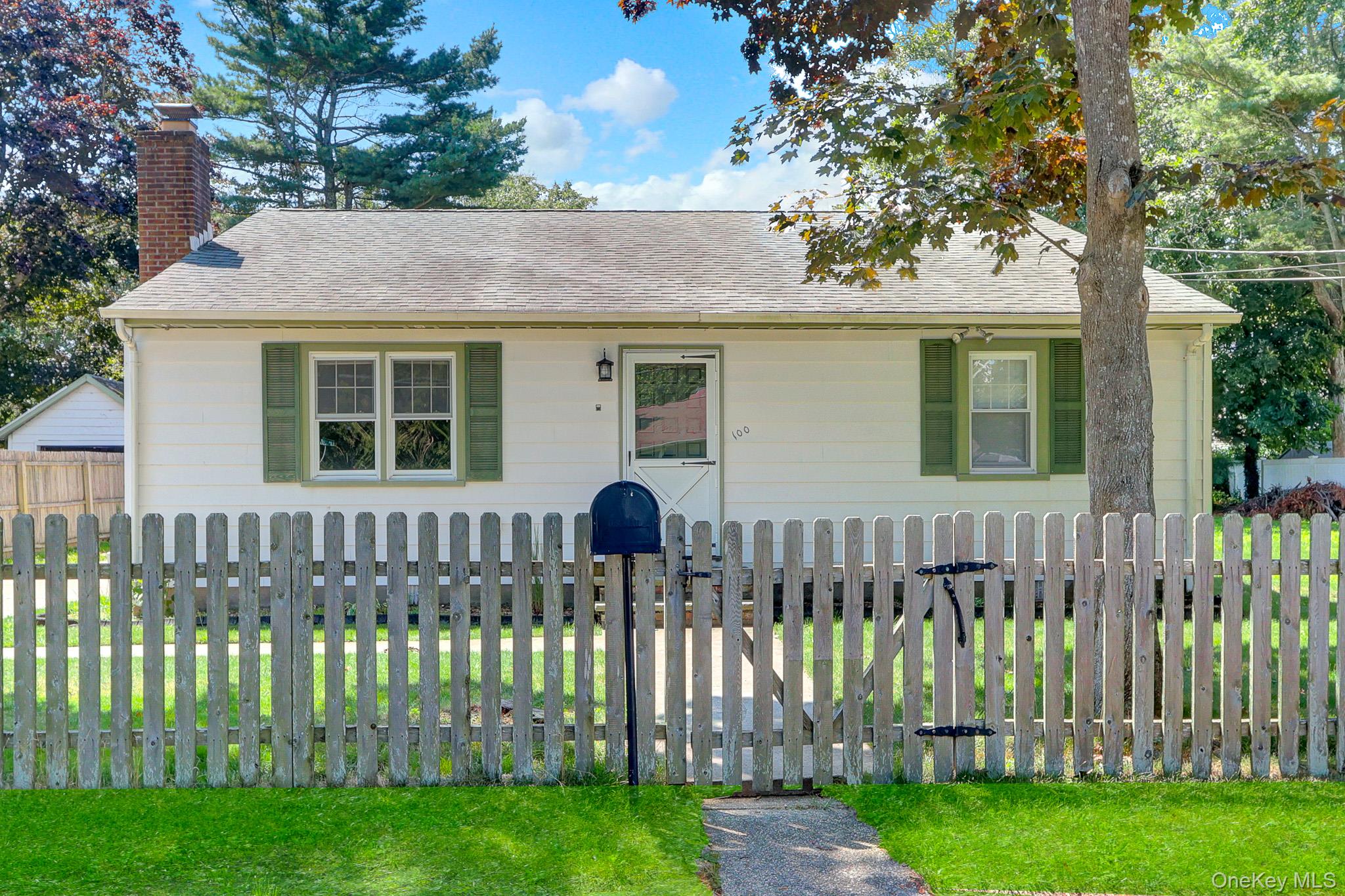 3rd image of 100 Lincoln Dr, Brookhaven, NY 11951 | MLS# 1021242