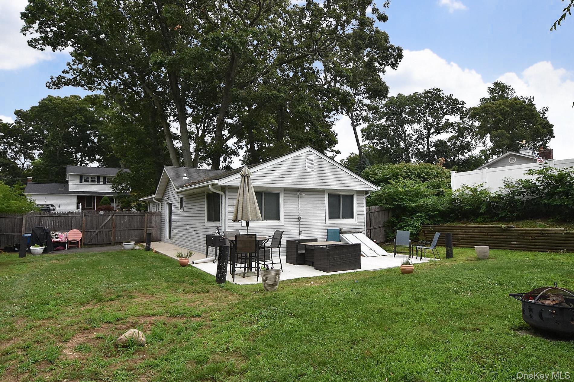 12th image of 38 Balaton Ave, Brookhaven, NY 11779 | MLS# 1021279