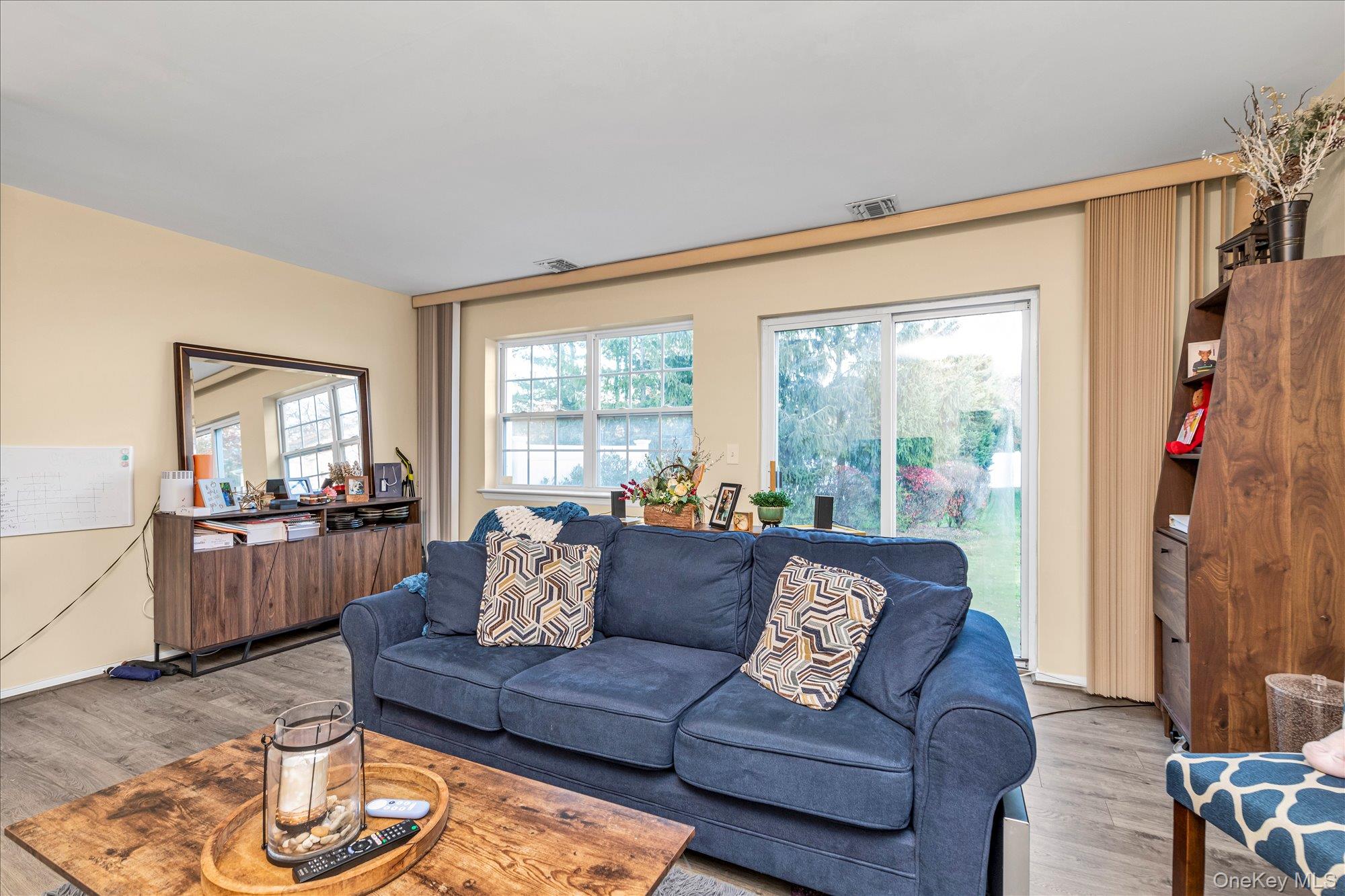 4th image of 1027 Jerusalem Ave, Hempstead, NY 11553