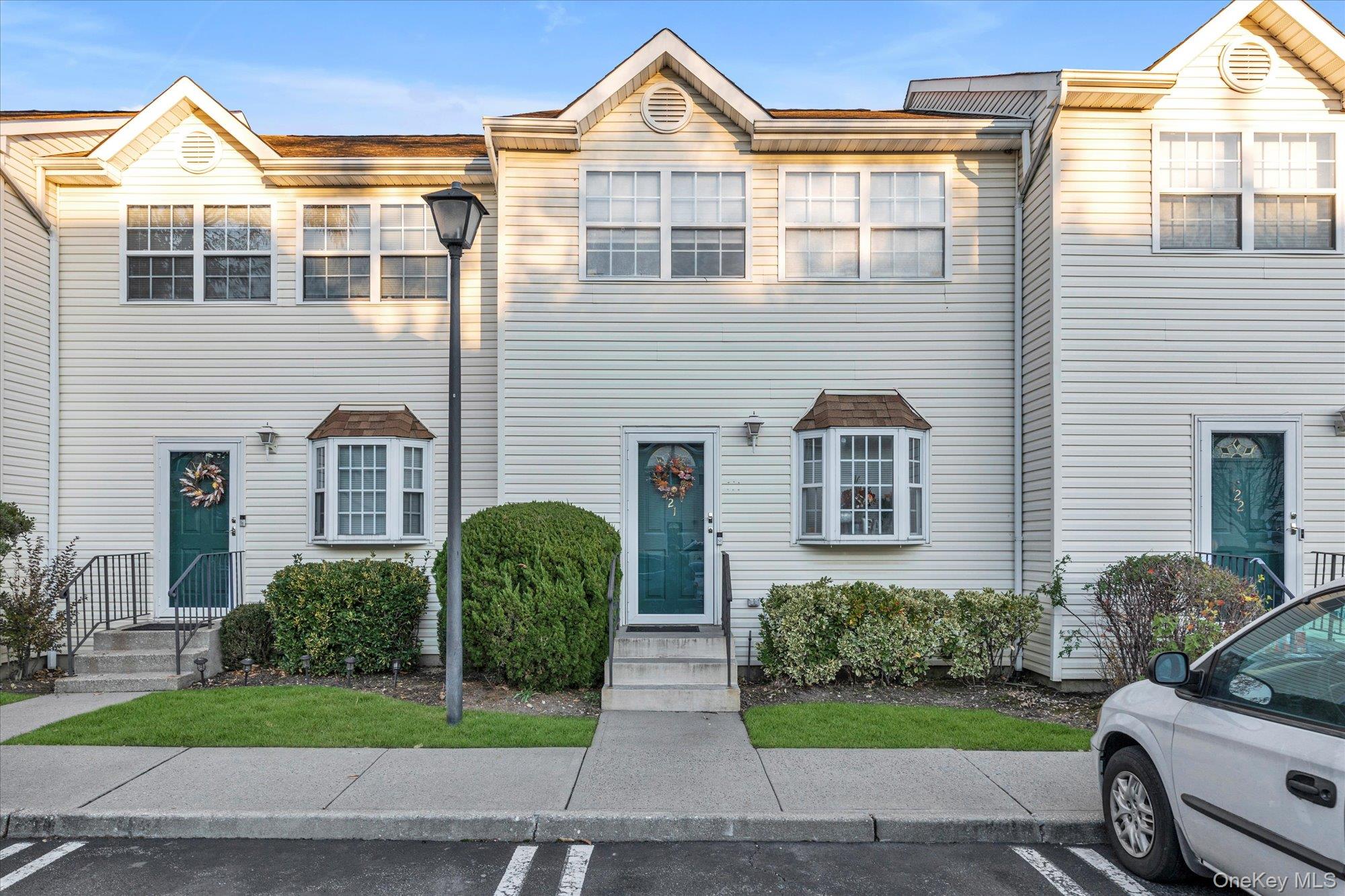 1st image of 1027 Jerusalem Ave #121, Hempstead, NY 11553 | MLS# 1021481