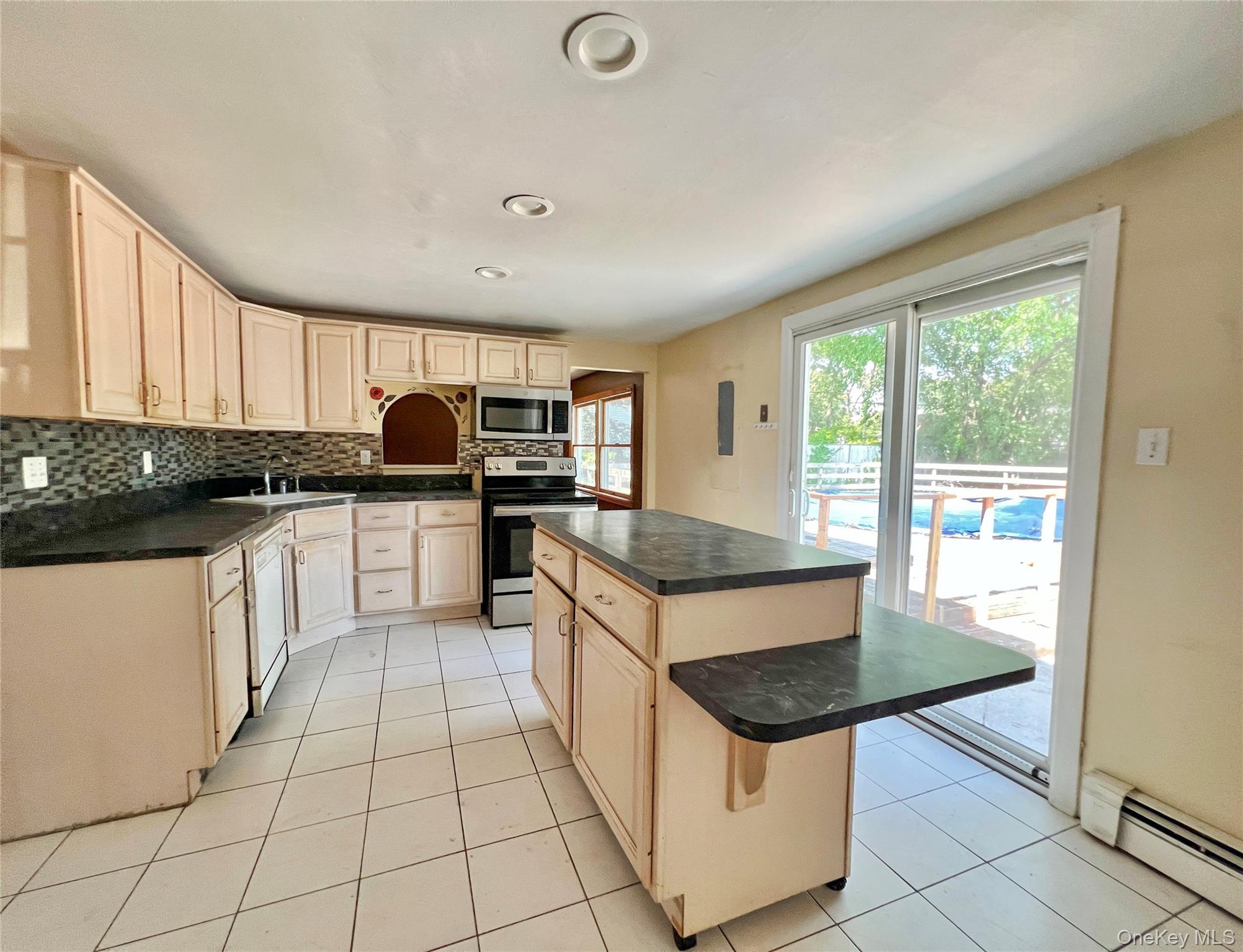 3rd image of 119 Holbrook Rd, Brookhaven, NY 11741 | MLS# 1021524