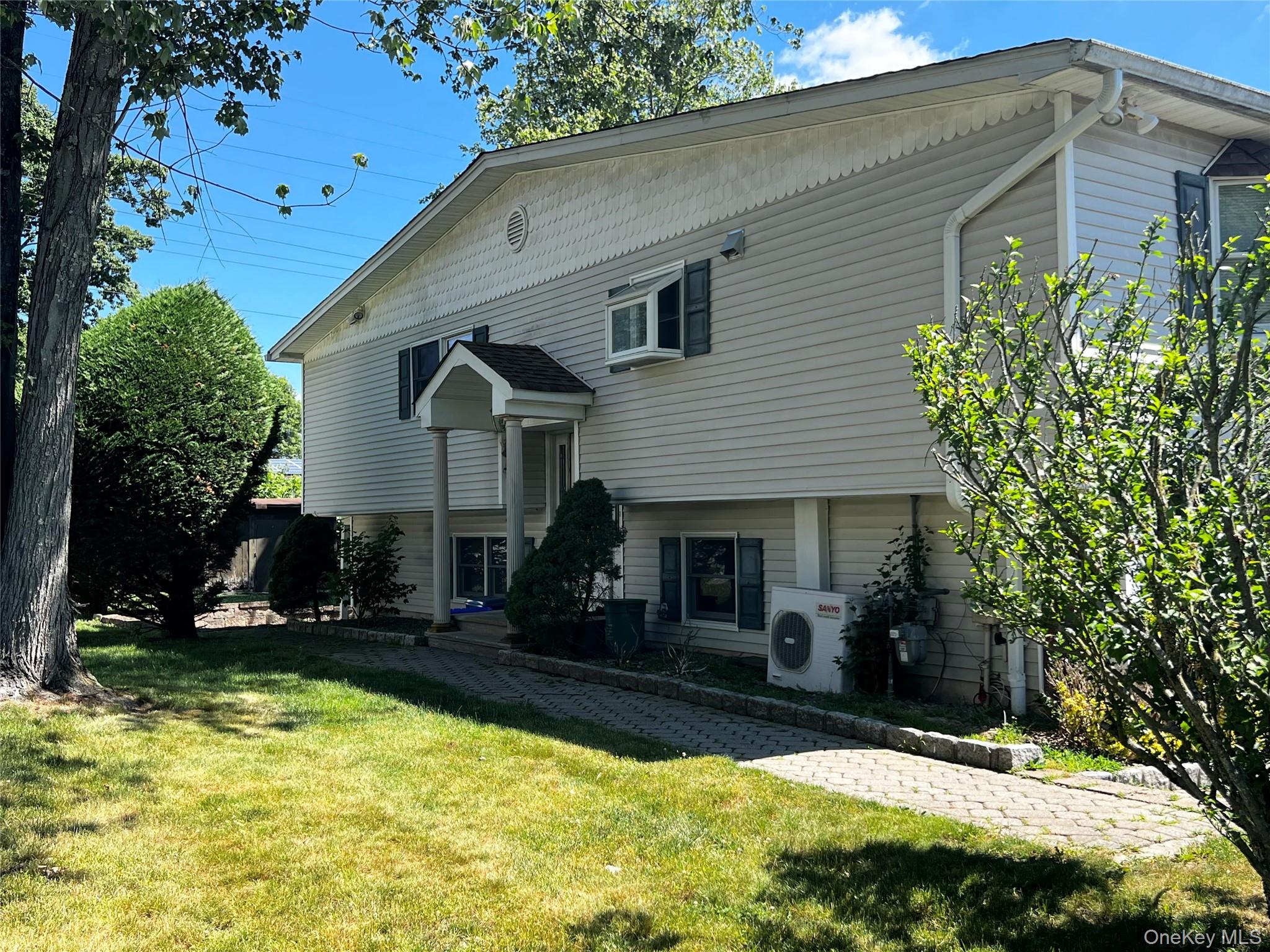 2nd image of 21 Vailshire Cir, Clarkstown, NY 10954 | MLS# 1021774