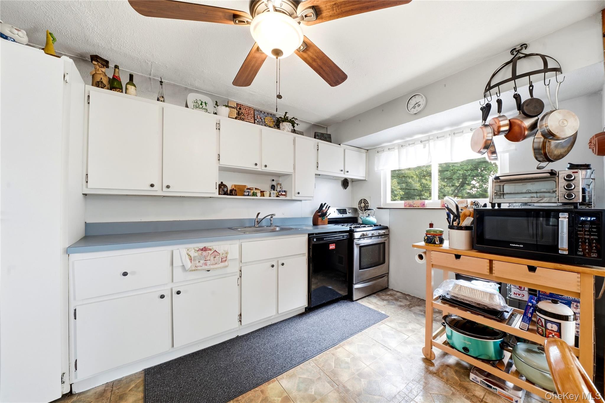 4th image of 100 Harrisburg St, Islip, NY 11706 | MLS# 1021821