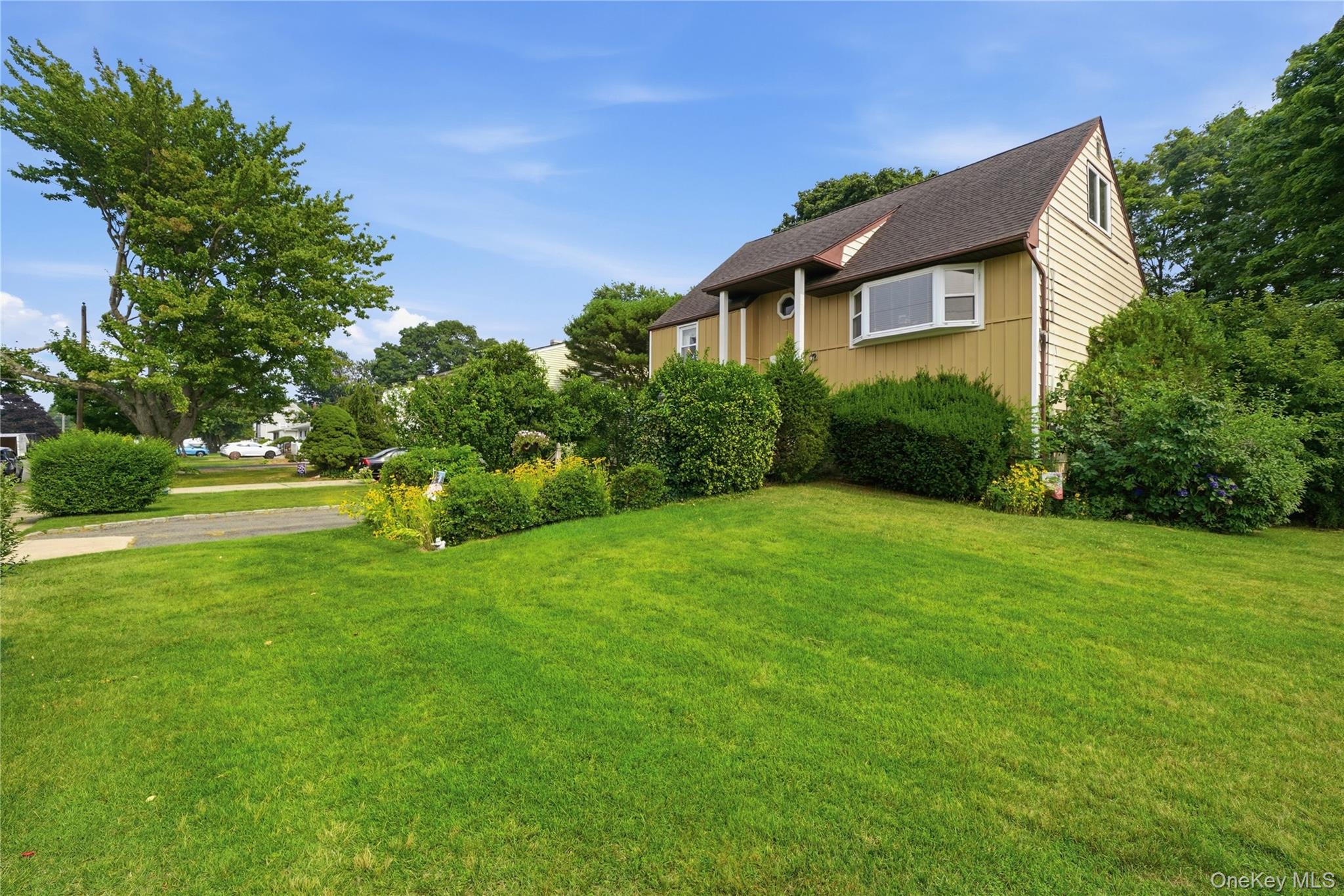 2nd image of 100 Harrisburg St, Islip, NY 11706 | MLS# 1021821