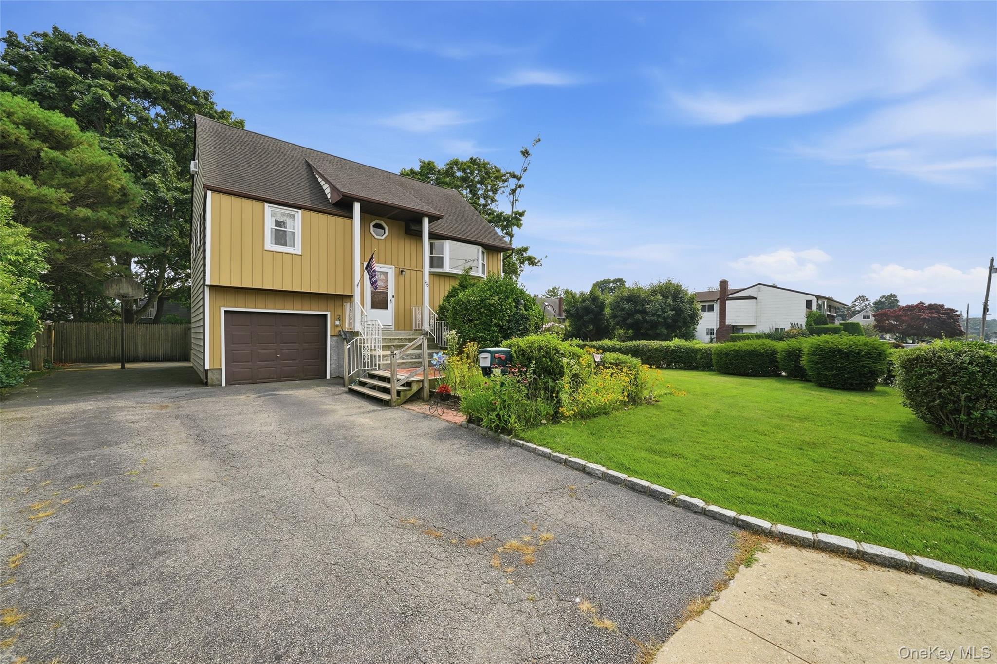 3rd image of 100 Harrisburg St, Islip, NY 11706 | MLS# 1021821