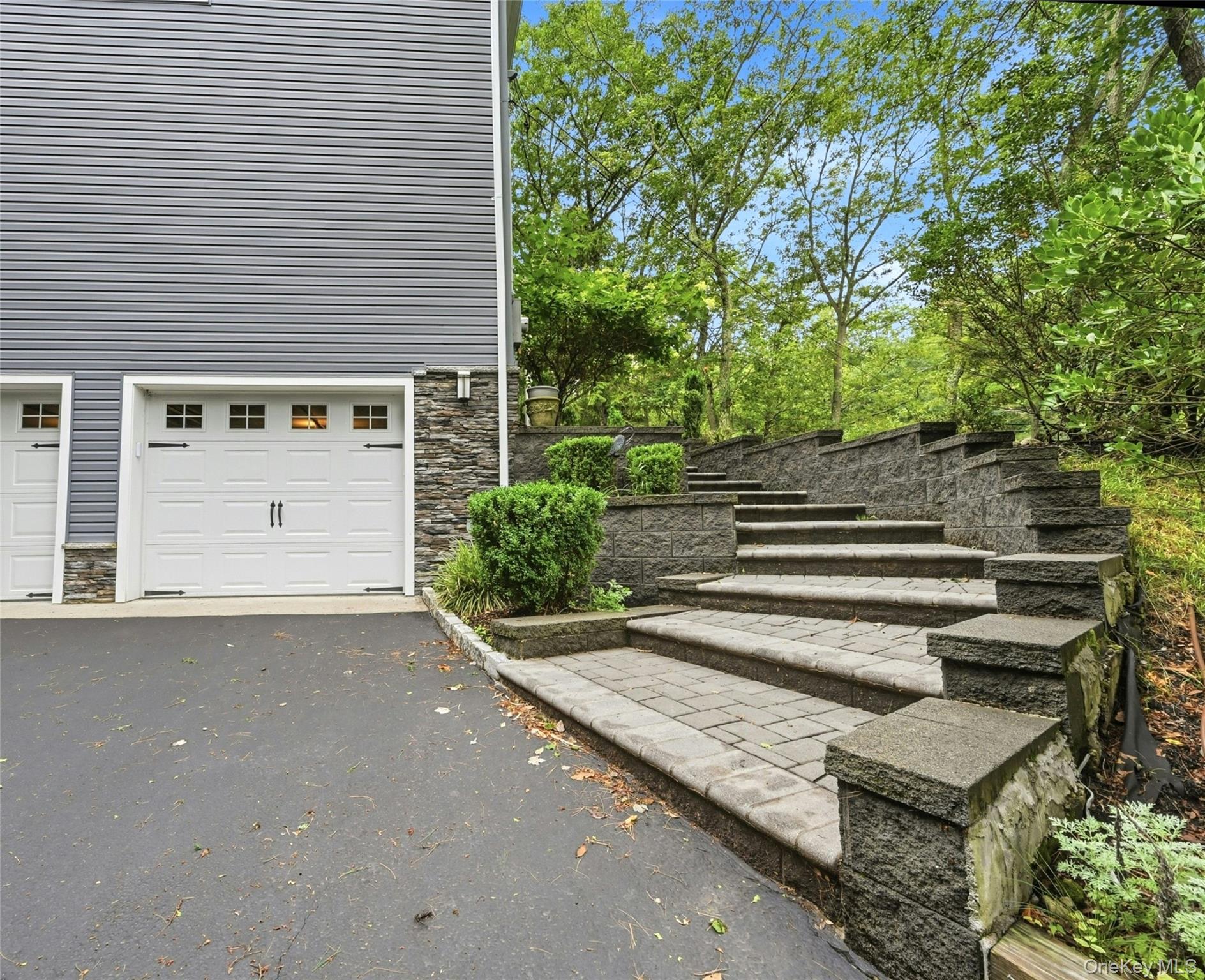 3rd image of 135 Oakwood Rd, Brookhaven, NY 11777 | MLS# 1021854