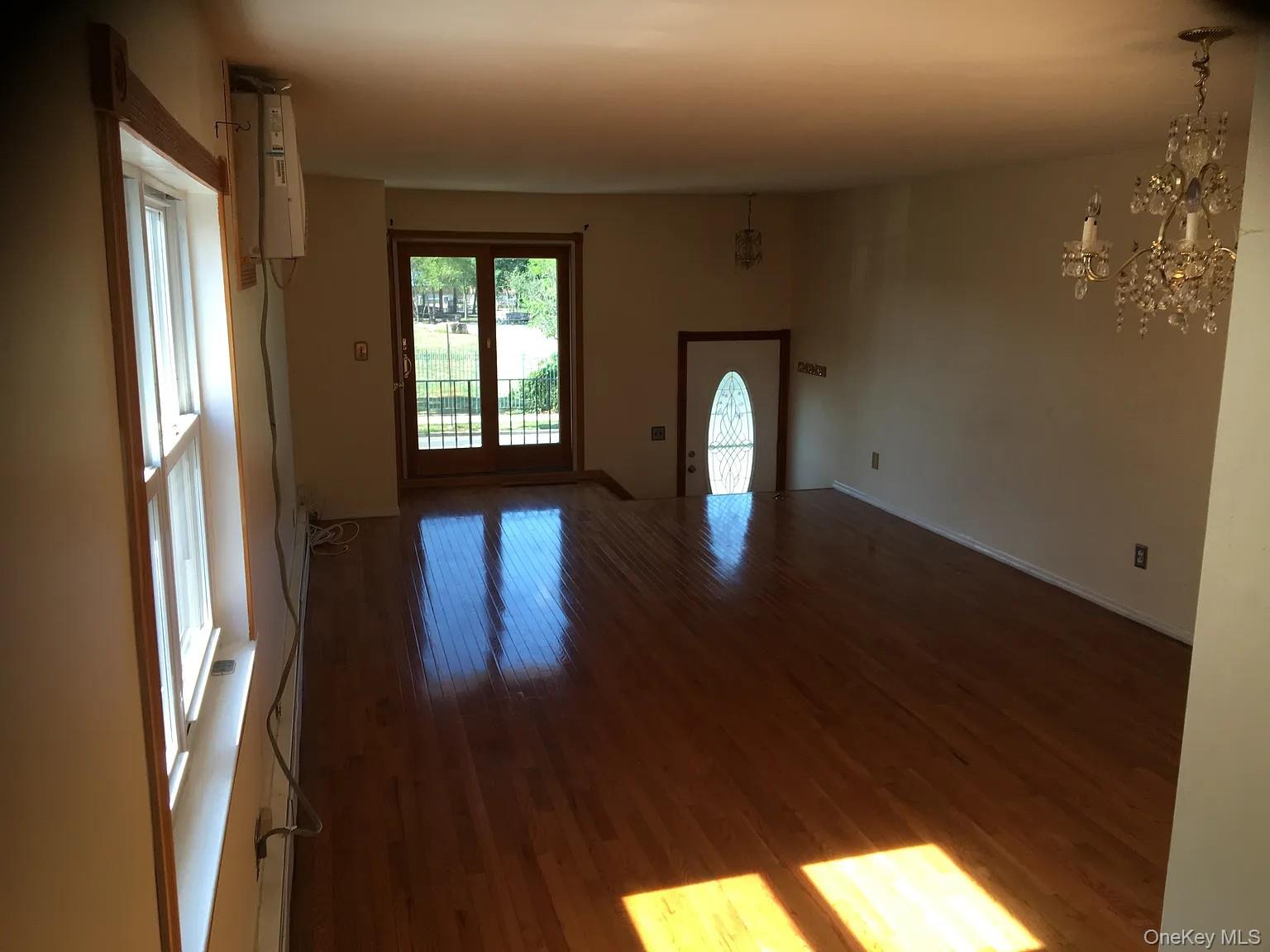 3rd image of 241 Regis Dr, New York, NY 10314 | MLS# 1022096