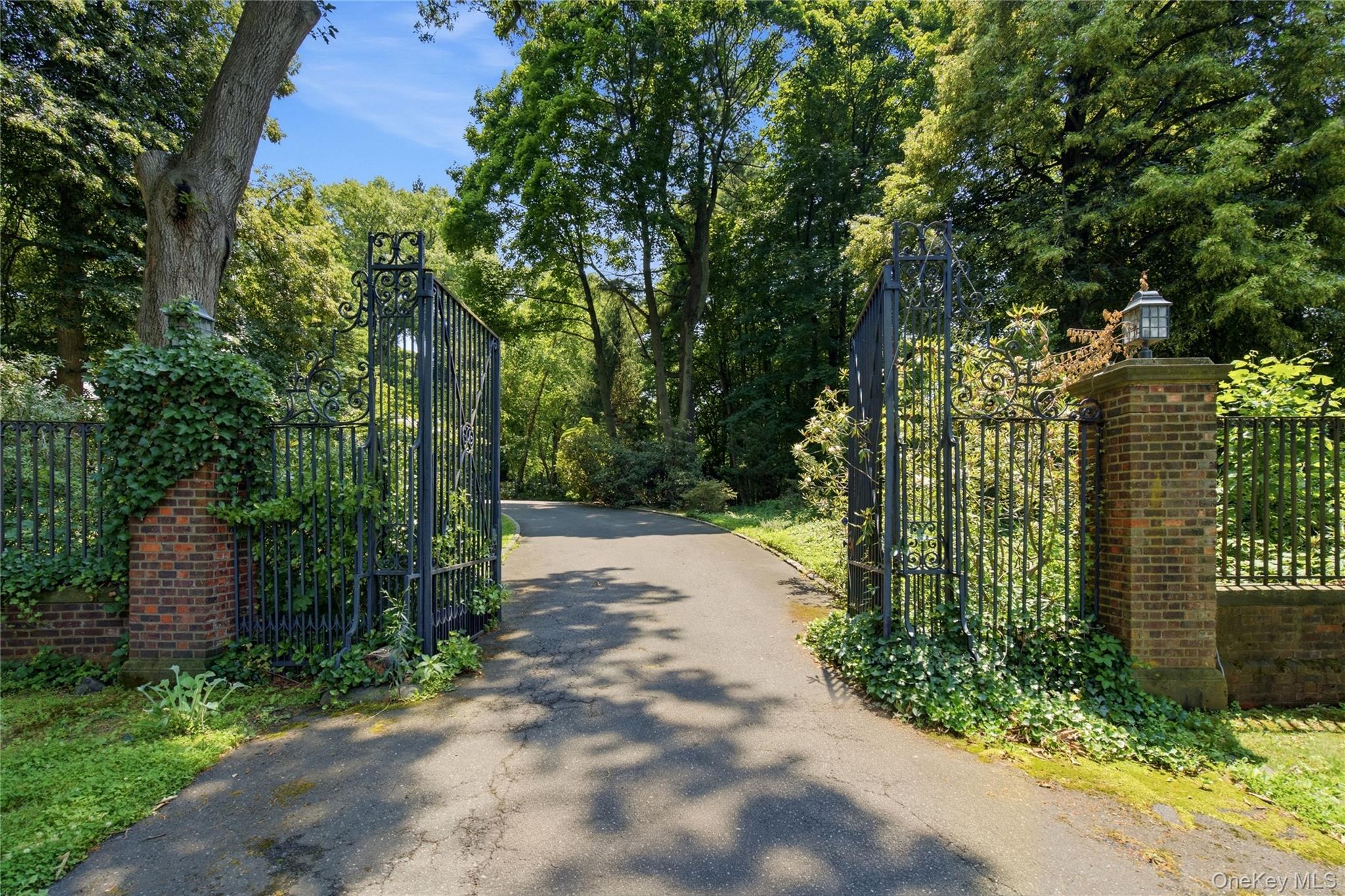 36th image of 790 Bryant Ave, Roslyn, NY 11576 | MLS# 1022251