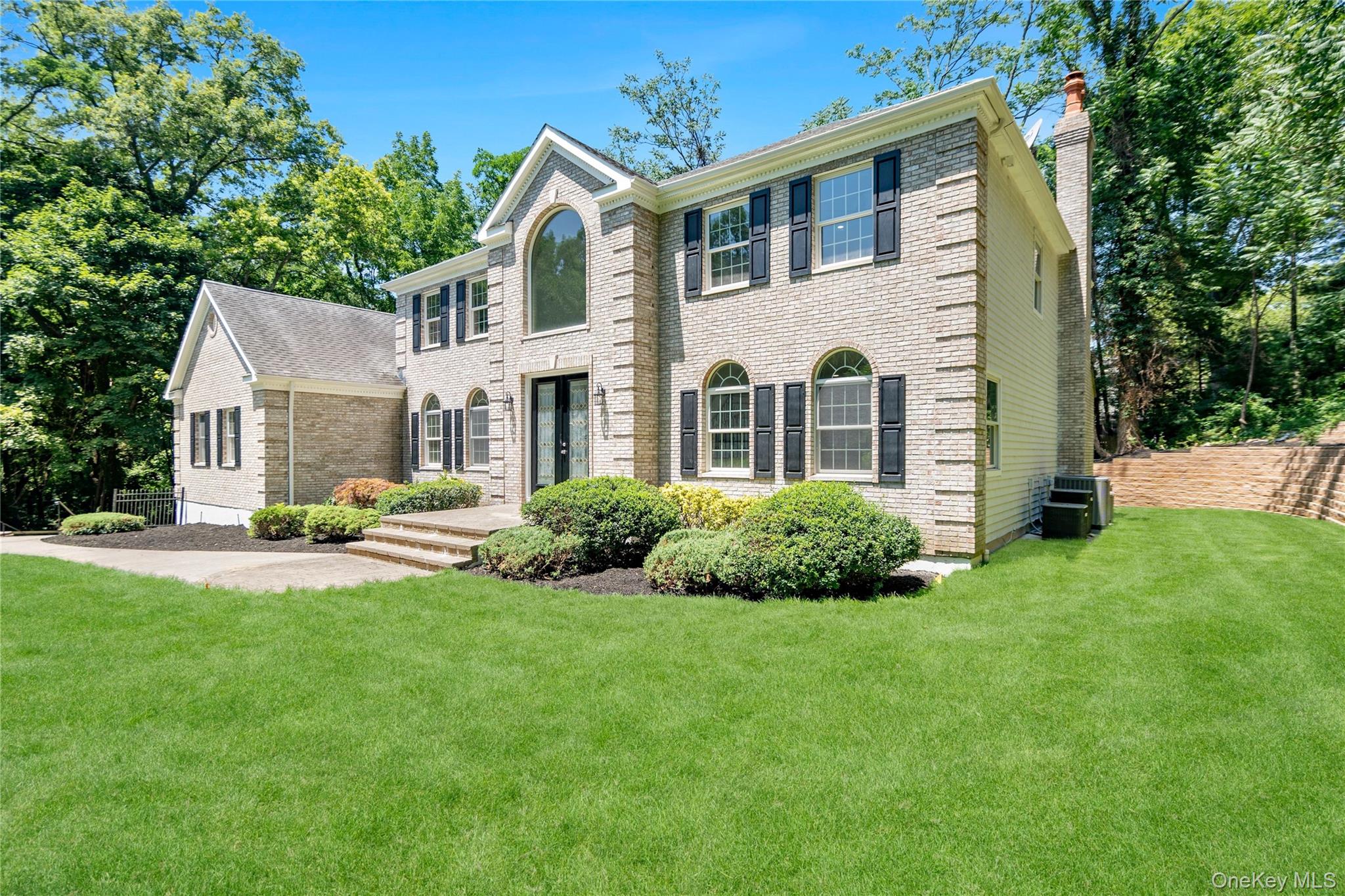 2nd image of 41 Cove Rd, Huntington, NY 11743 | MLS# 1022285