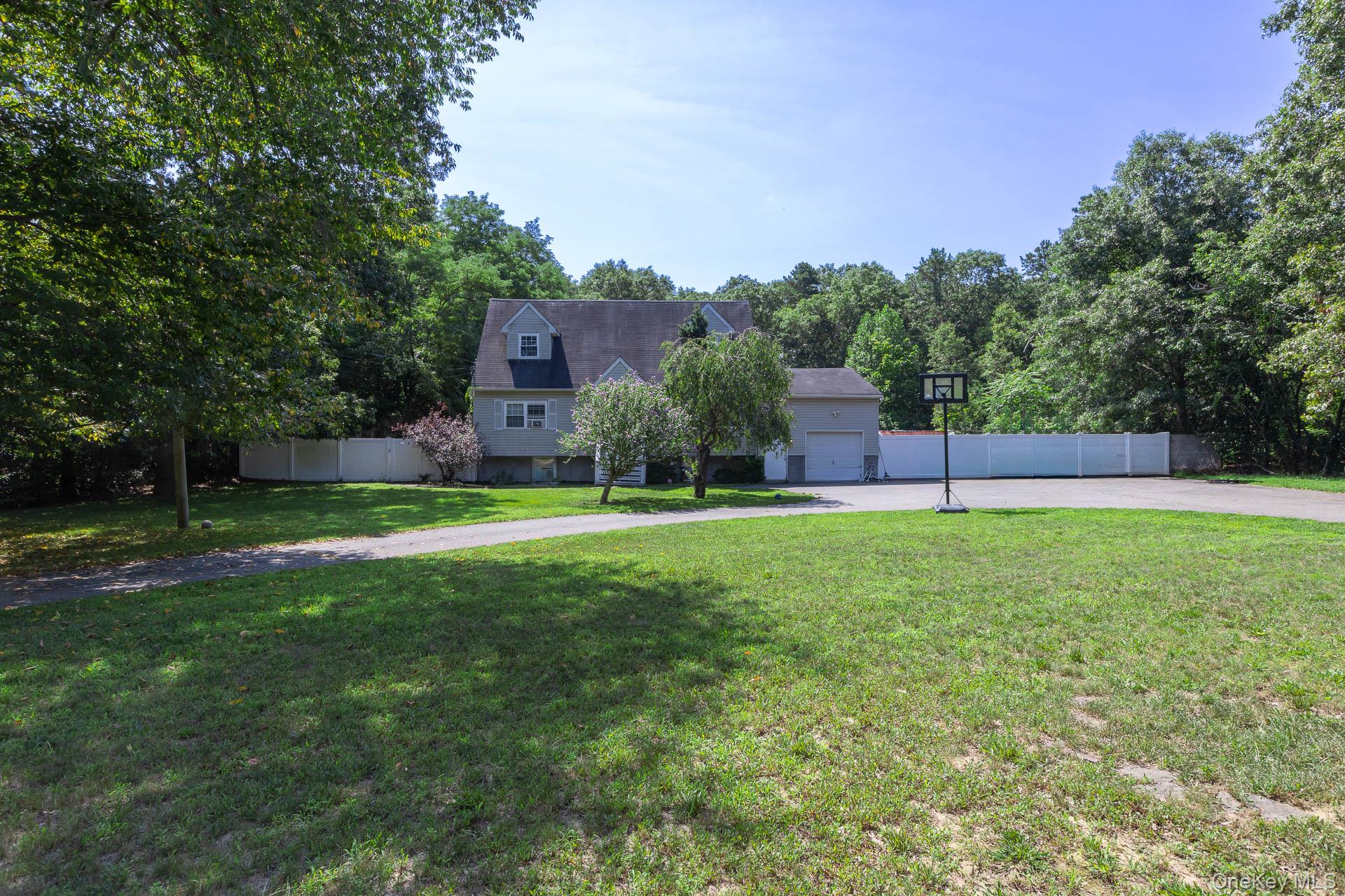2nd image of 312 Peconic Ave, Brookhaven, NY 11763 | MLS# 1022296
