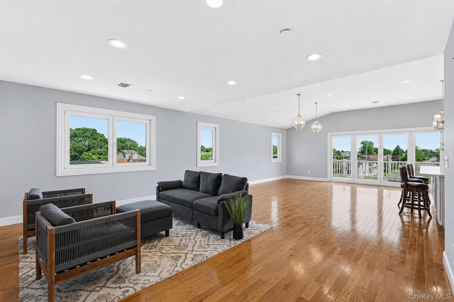 4th image of 762 Pecan St, Babylon, NY 11757 | MLS# 1022447