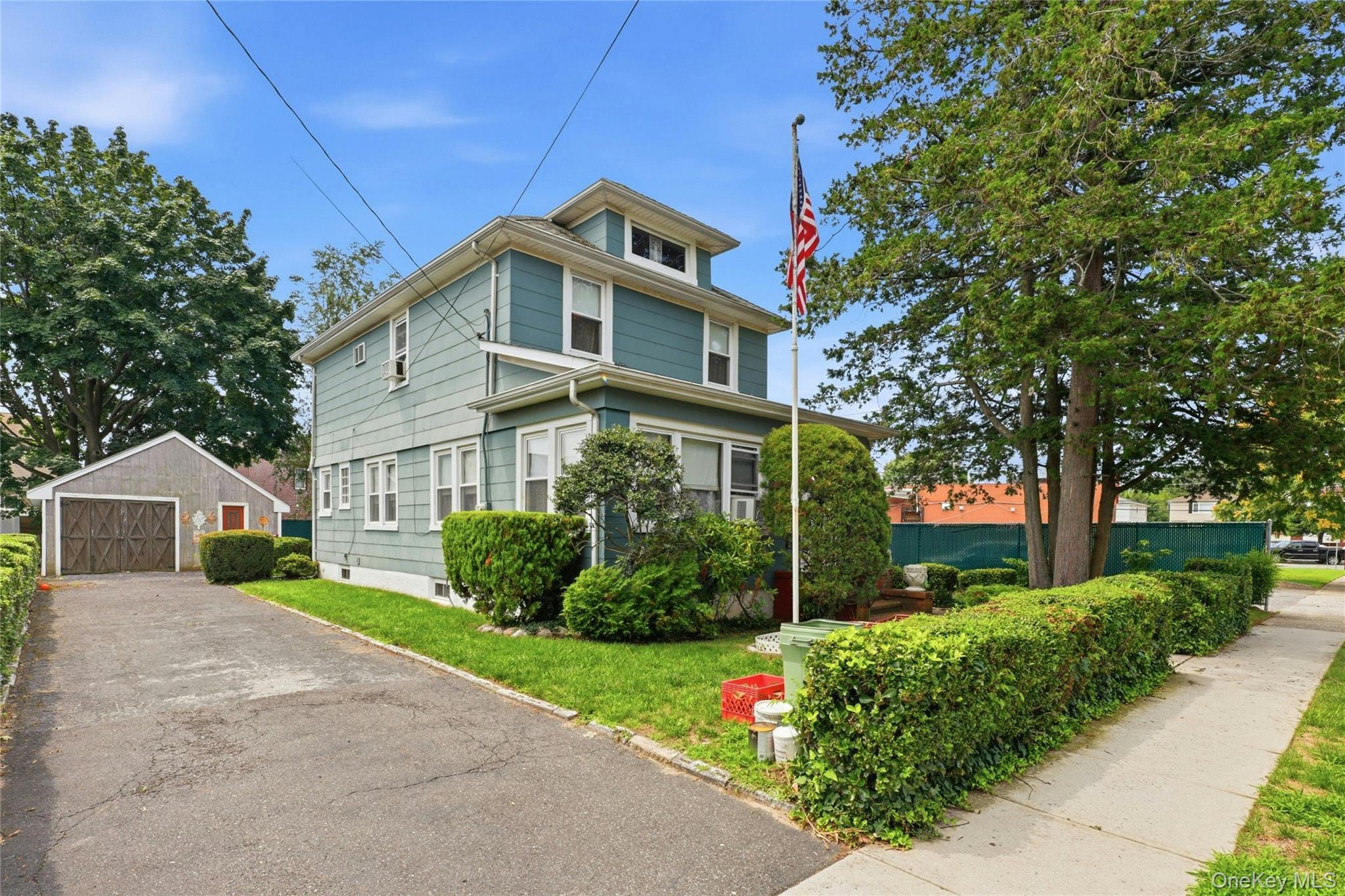 3rd image of 10 Madison Ave, Hempstead, NY 11572 | MLS# 1022705