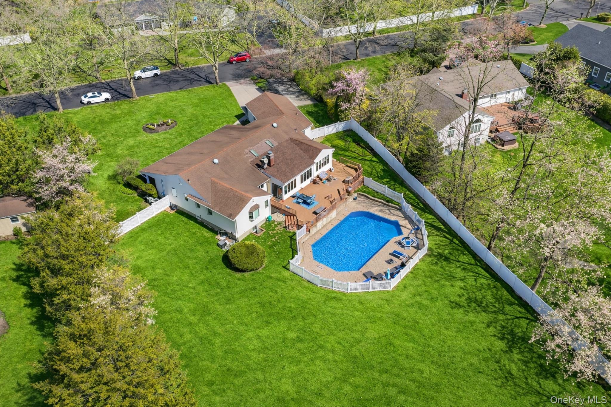 2nd image of 8 Penn Dr, Huntington, NY 11746 | MLS# 1022708