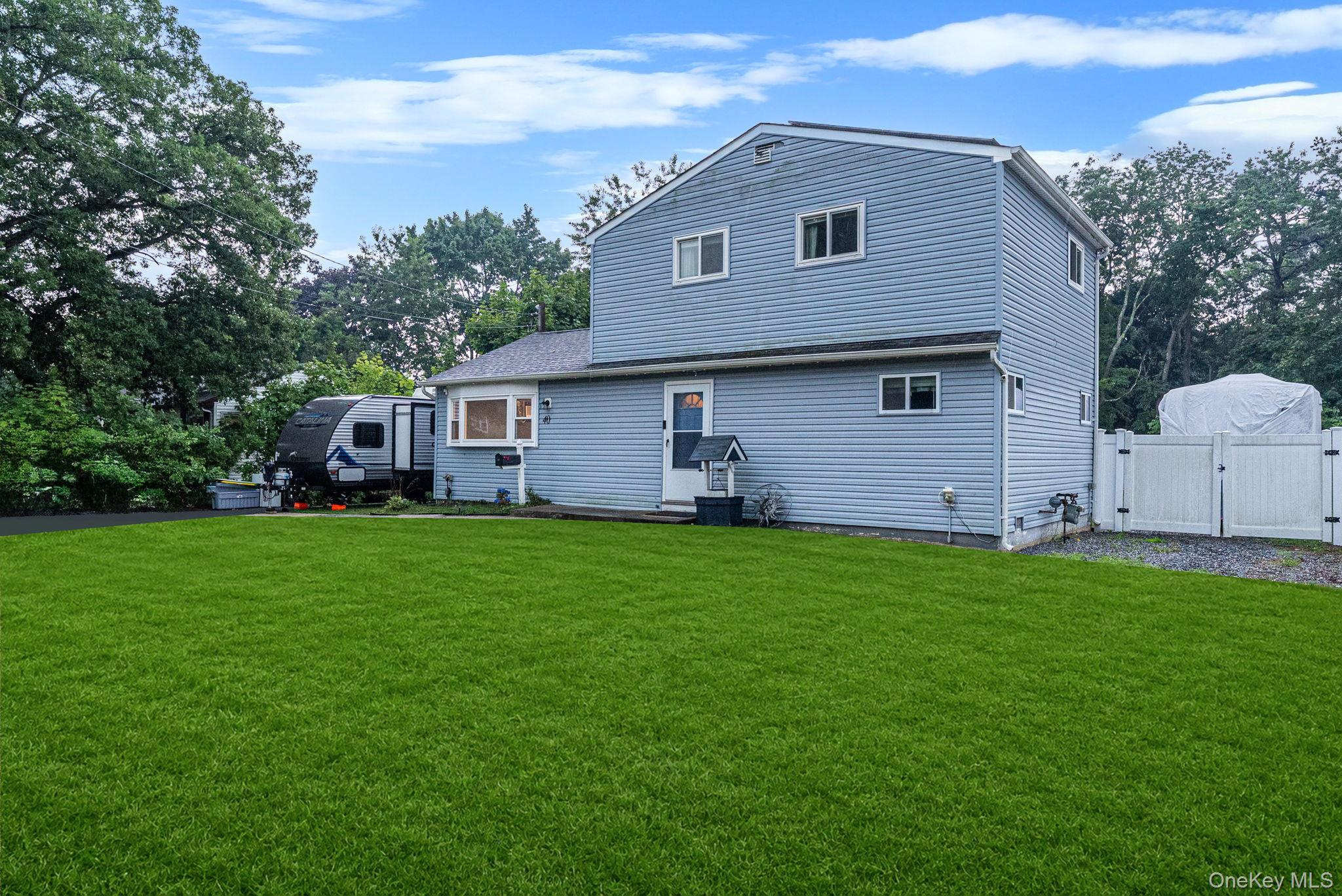 2nd image of 40 E Oakdale St, Islip, NY 11706 | MLS# 1022881