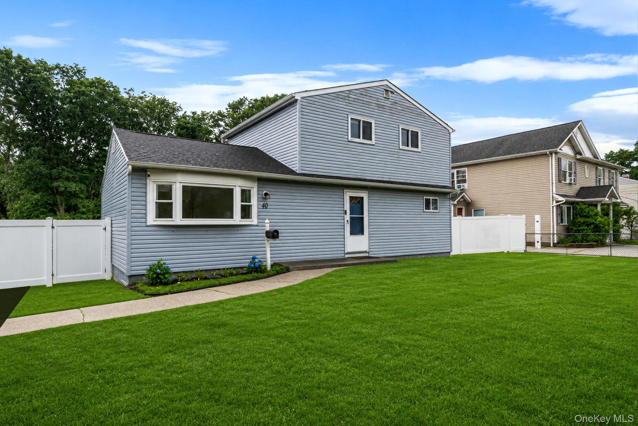 3rd image of 40 E Oakdale St, Islip, NY 11706 | MLS# 1022881