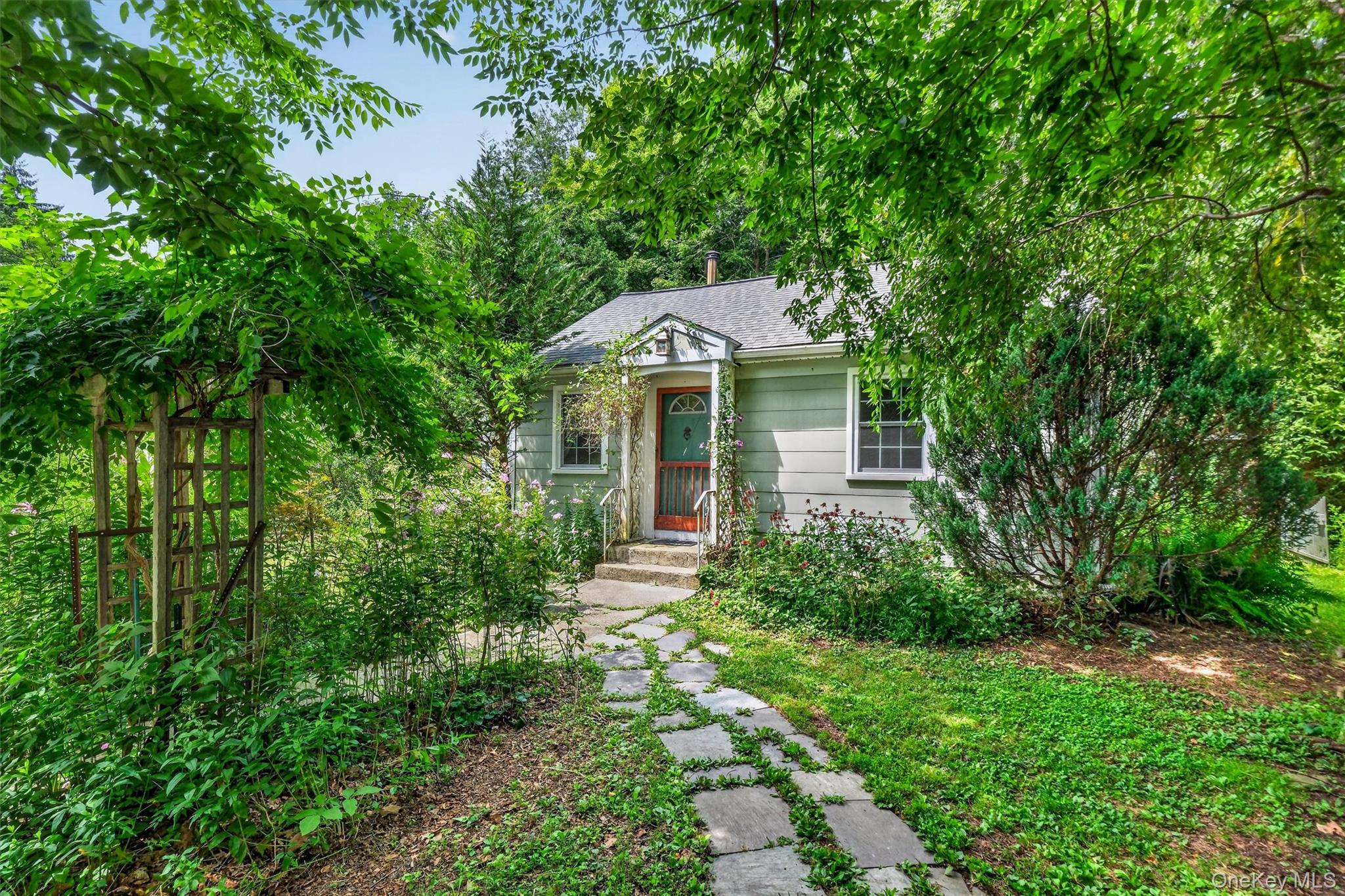 2nd image of 27 Brookdale Rd, Putnam Valley, NY 10579 | MLS# 1022962