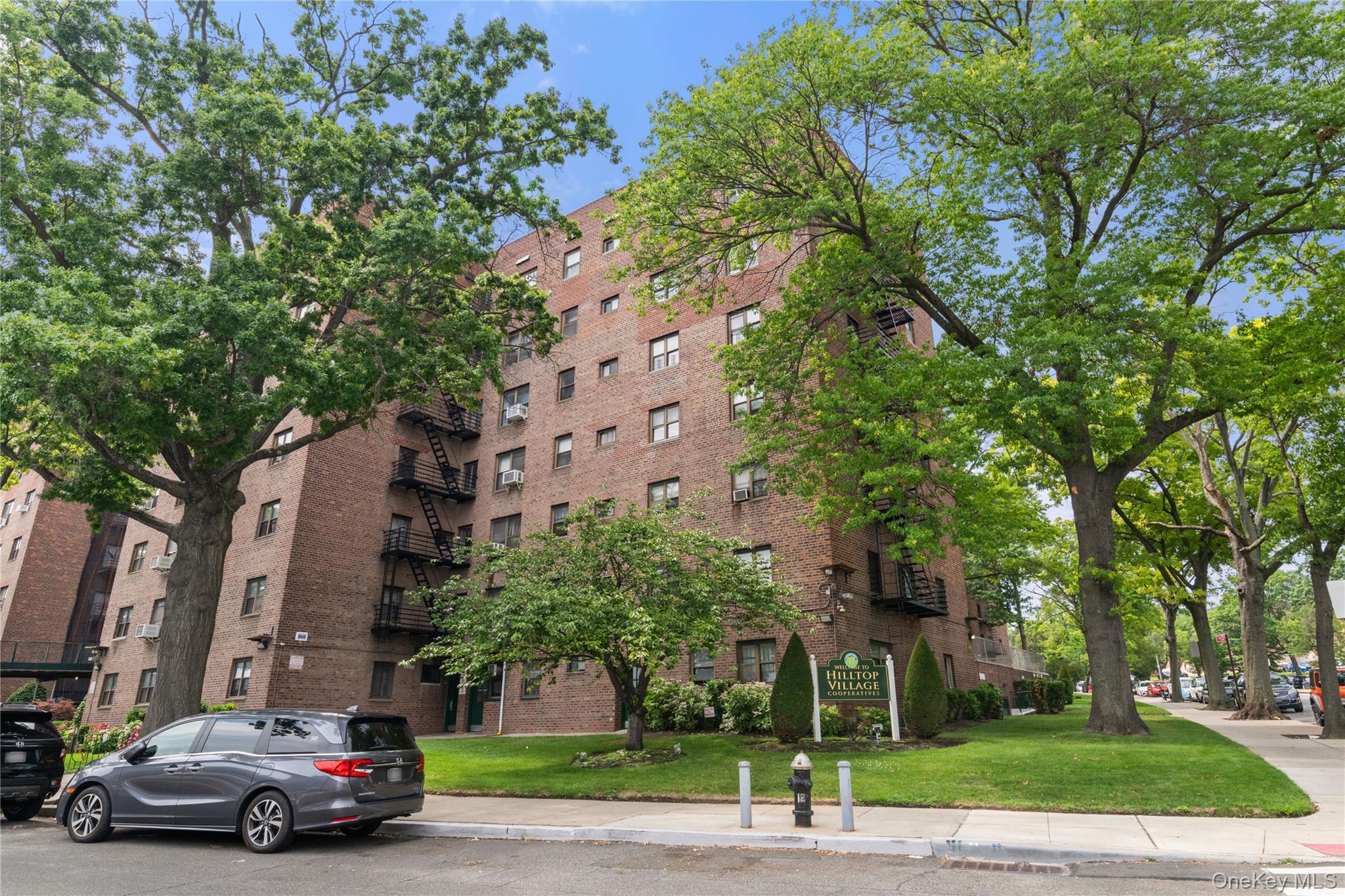 3rd image of The Alpine, New York, NY 11423