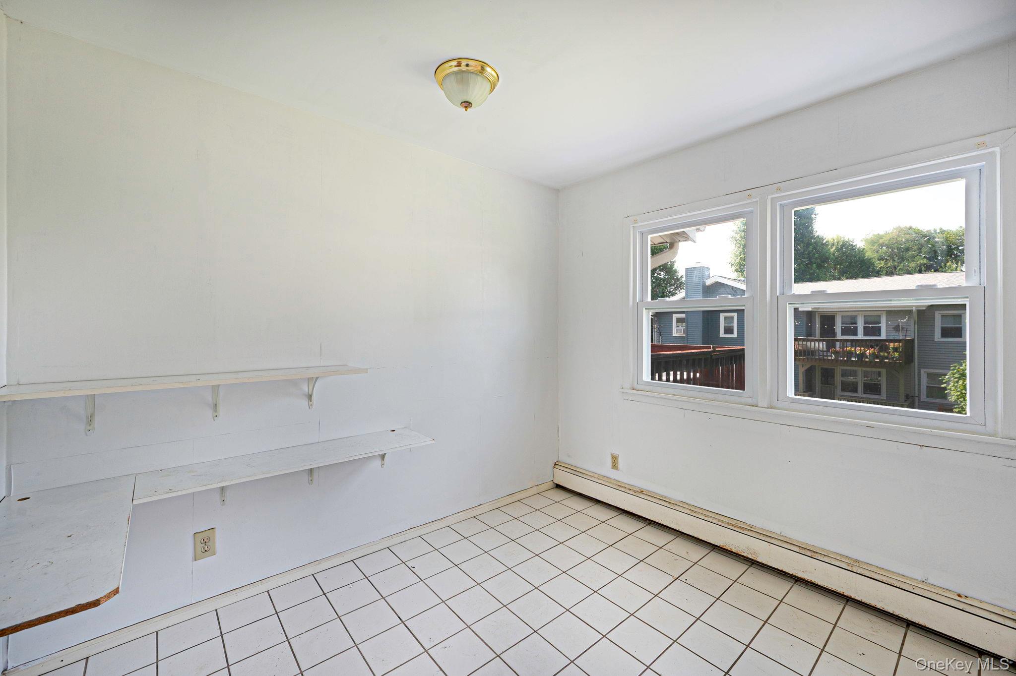 2nd image of 112 Cardinal Ln, Islip, NY 11751