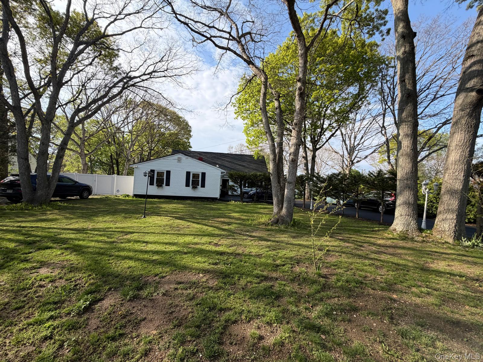 3rd image of 41 Fig St, Islip, NY 11722 | MLS# 1023022