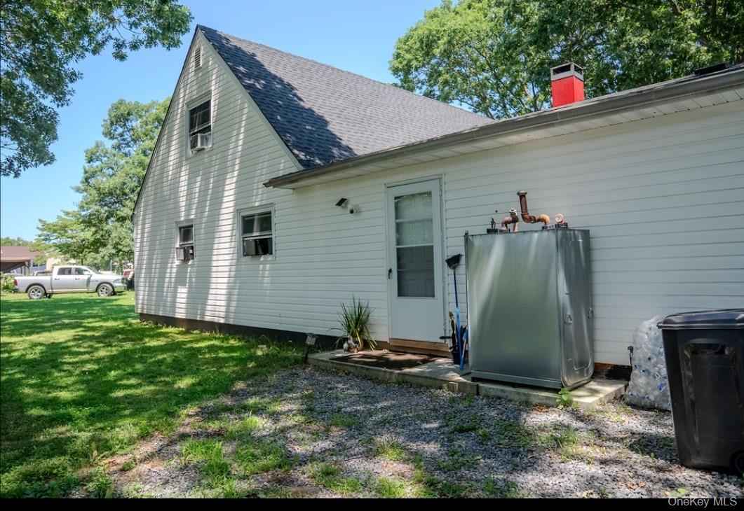 32nd image of 41 Fig St, Islip, NY 11722 | MLS# 1023022