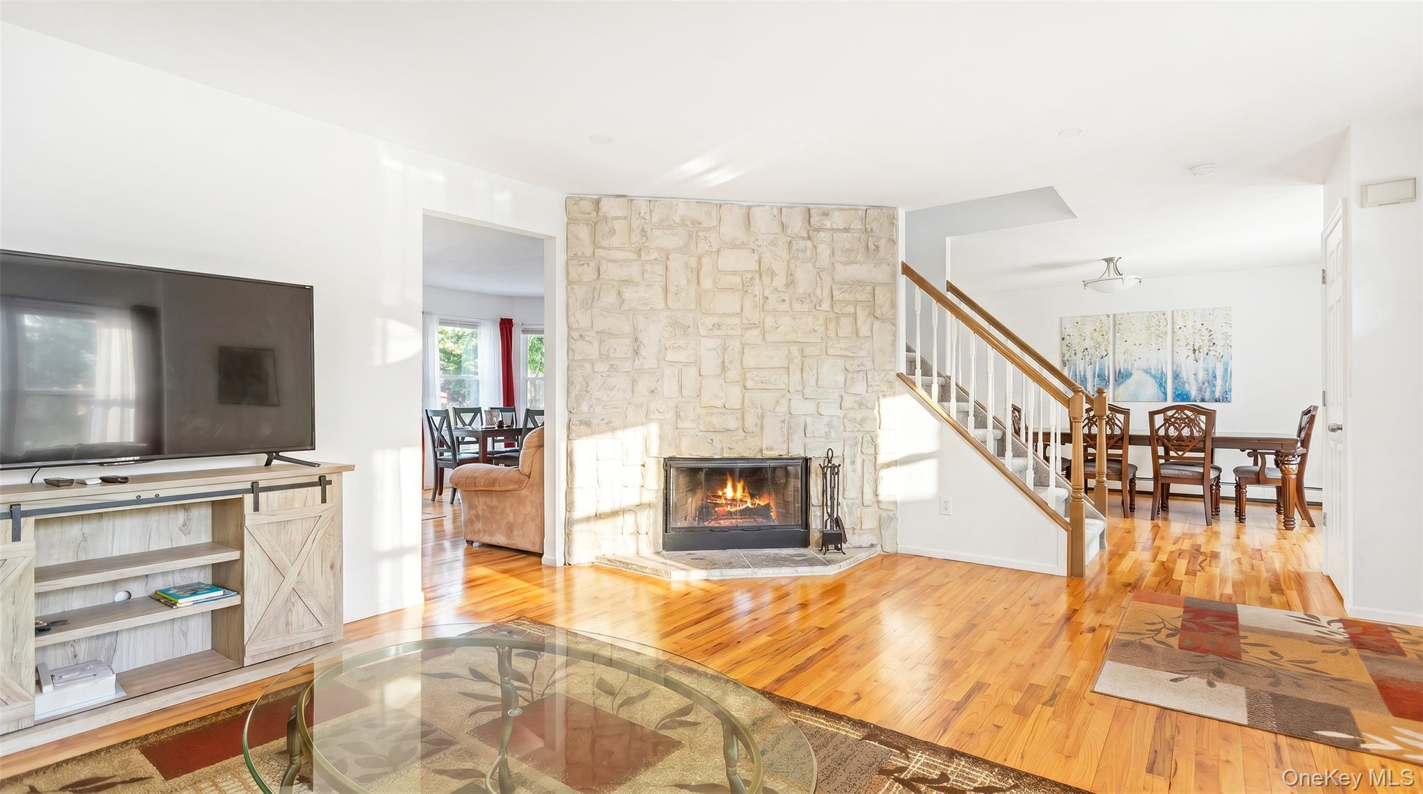 4th image of 370 S Country Rd, Brookhaven, NY 11719 | MLS# 1023153