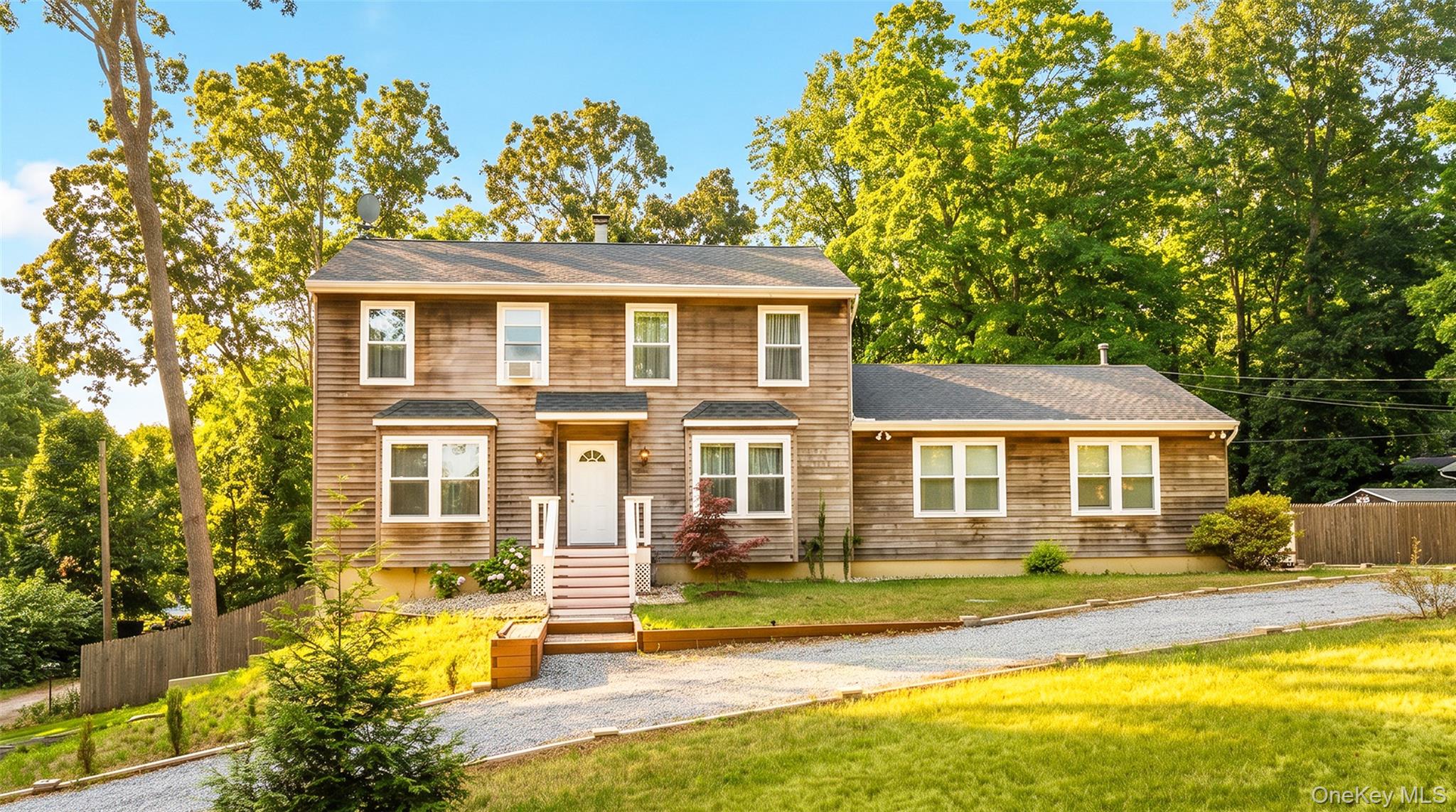 2nd image of 370 S Country Rd, Brookhaven, NY 11719 | MLS# 1023153