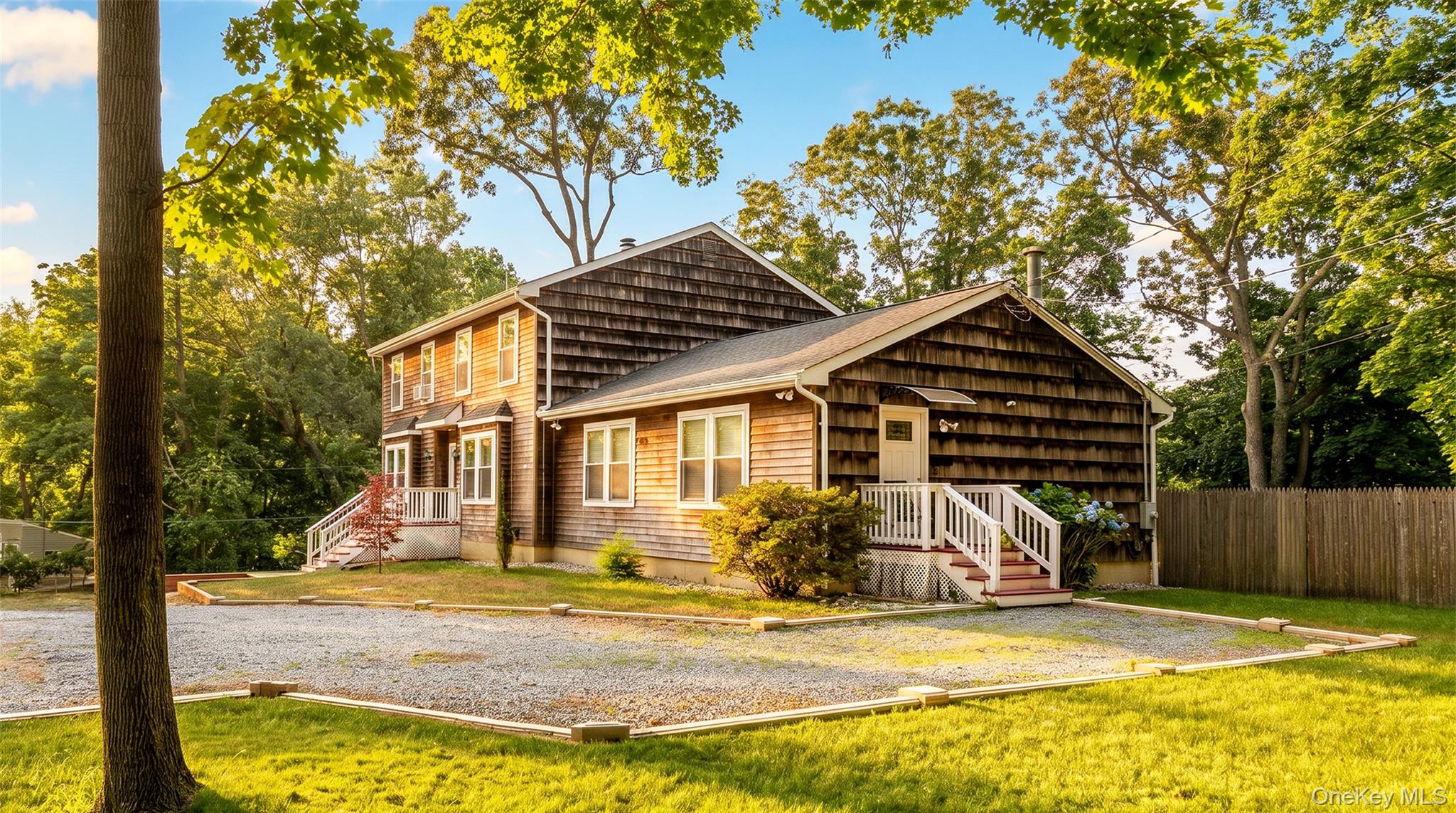 35th image of 370 S Country Rd, Brookhaven, NY 11719 | MLS# 1023153
