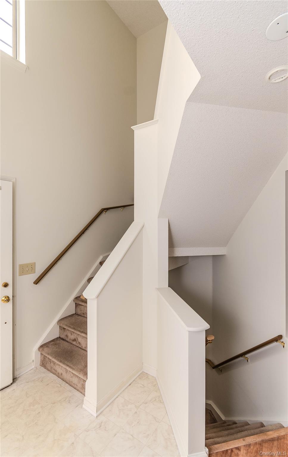 5th image of 255 Crestwood Ct, Fishkill, NY 12524 | MLS# 1023155