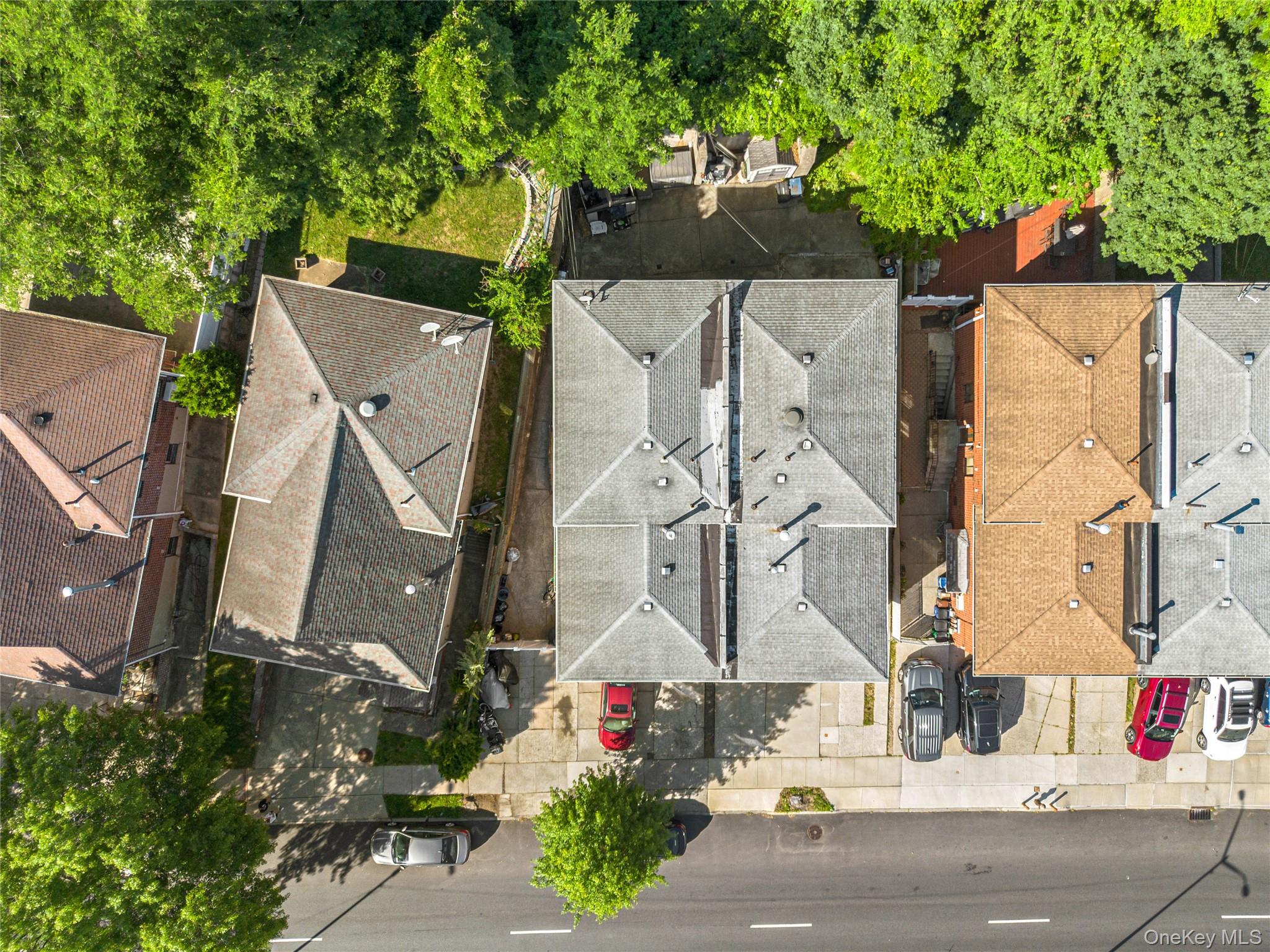 2nd image of 6915 Little Neck Pkwy, Glen Oaks, NY 11004 | MLS# 1023213