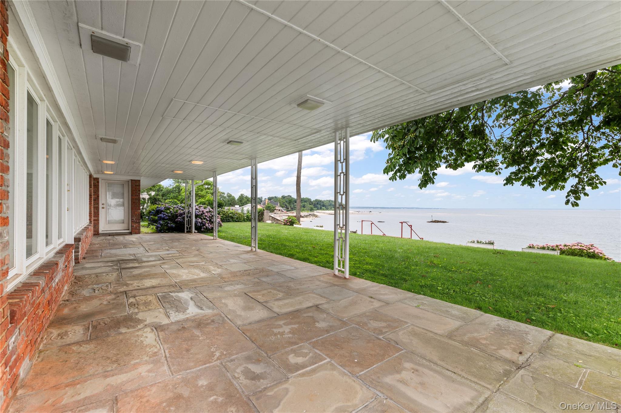 42nd image of 32 Westland Dr, Glen Cove, NY 11542 | MLS# 1023246