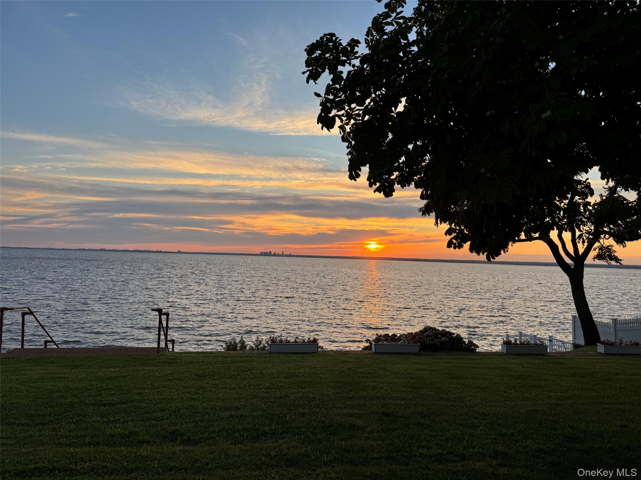 5th image of 32 Westland Dr, Glen Cove, NY 11542 | MLS# 1023246