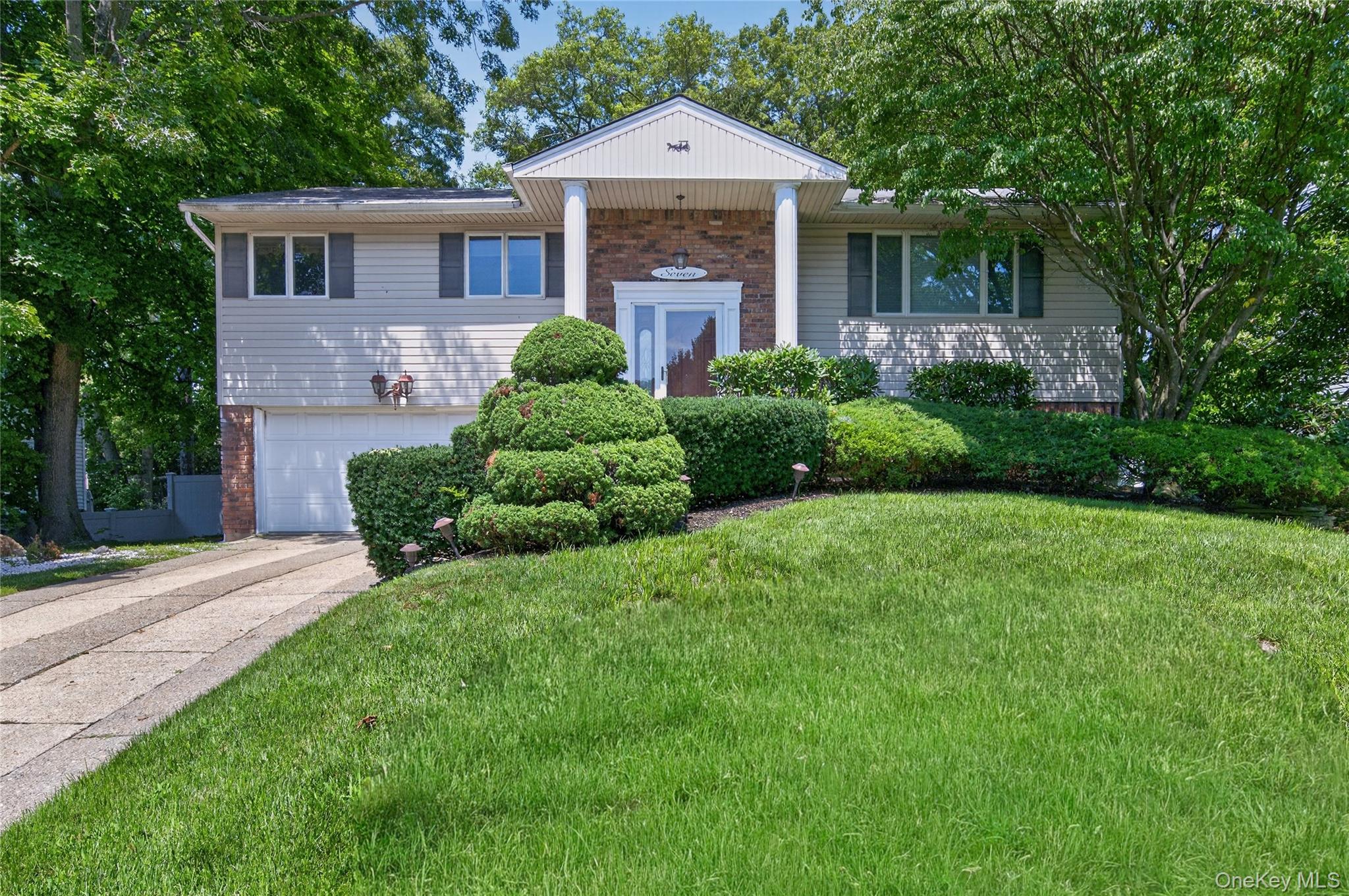 1st image of 7 Chatham Rd, Smithtown, NY 11725 | MLS# 1023277