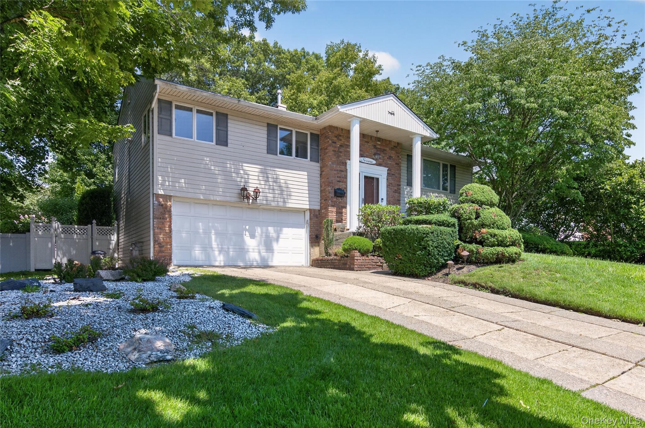 2nd image of 7 Chatham Rd, Smithtown, NY 11725 | MLS# 1023277