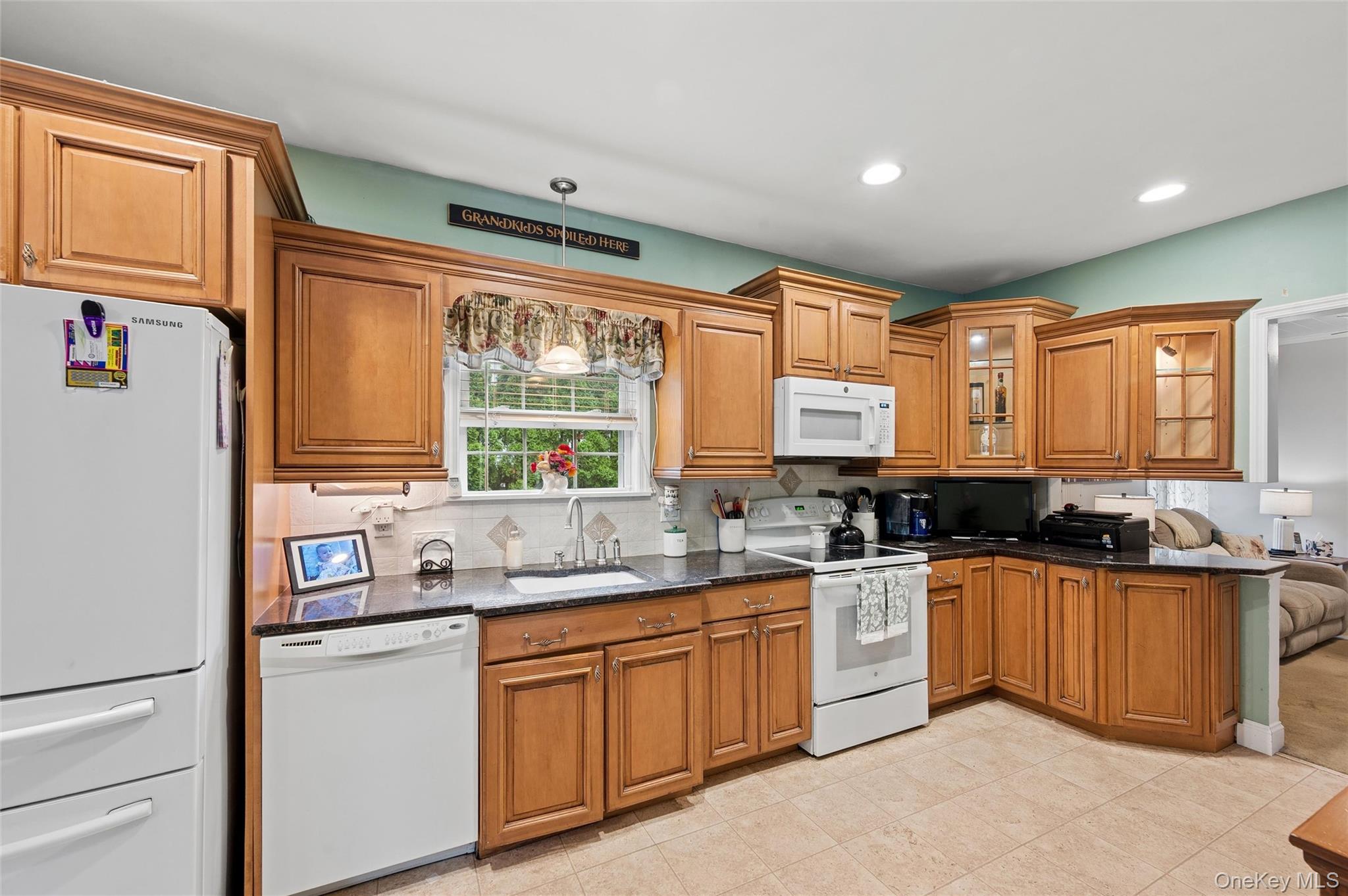 5th image of 36 Champlin St, Brookhaven, NY 11779 | MLS# 1023306