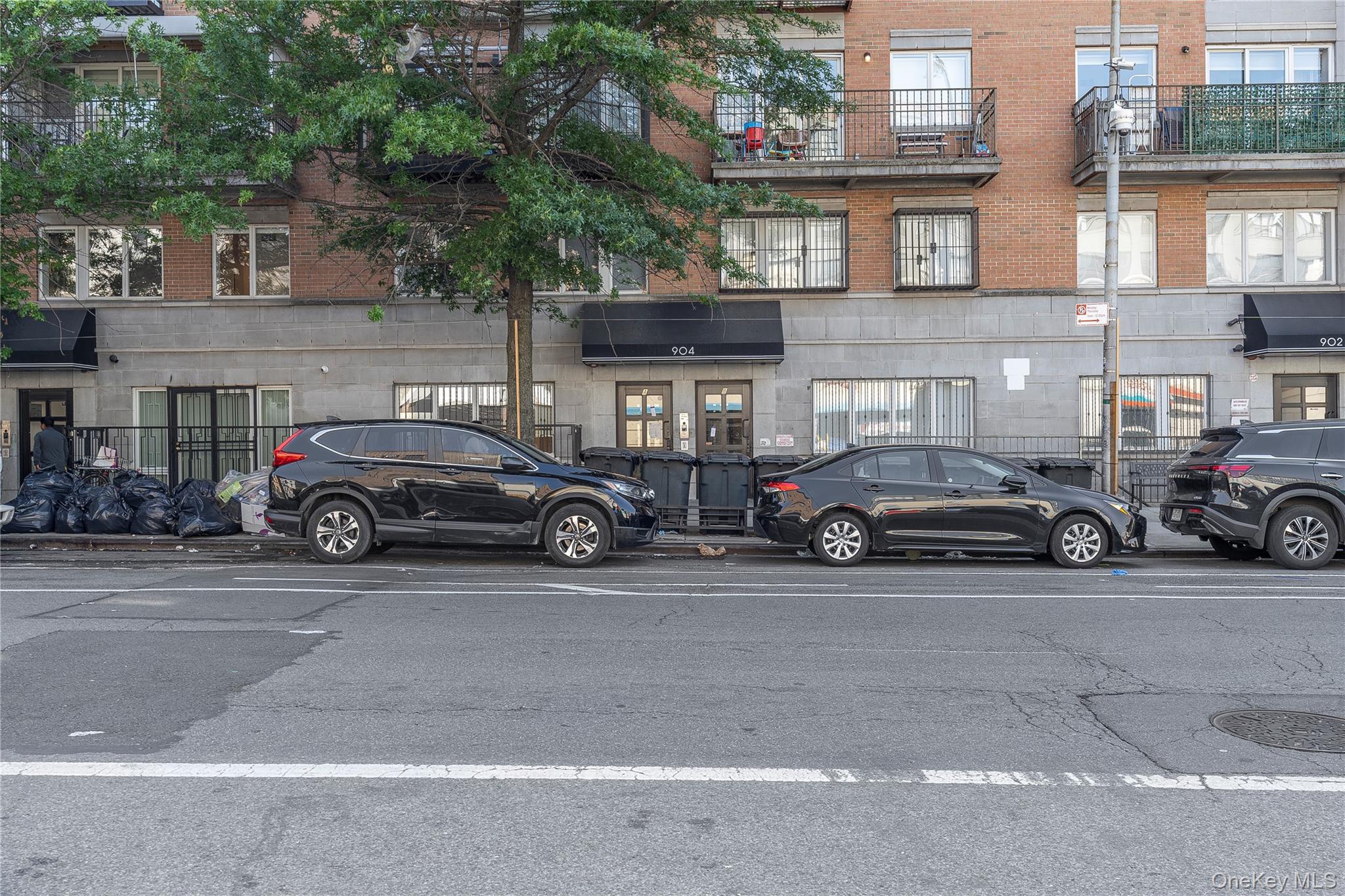 2nd image of 904 Bedford Ave, Brooklyn, NY 11205