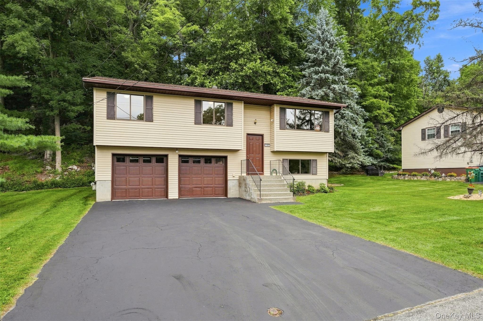 2nd image of 107 Sutton Park Rd, Poughkeepsie (town), NY 12603 | MLS# 1023468