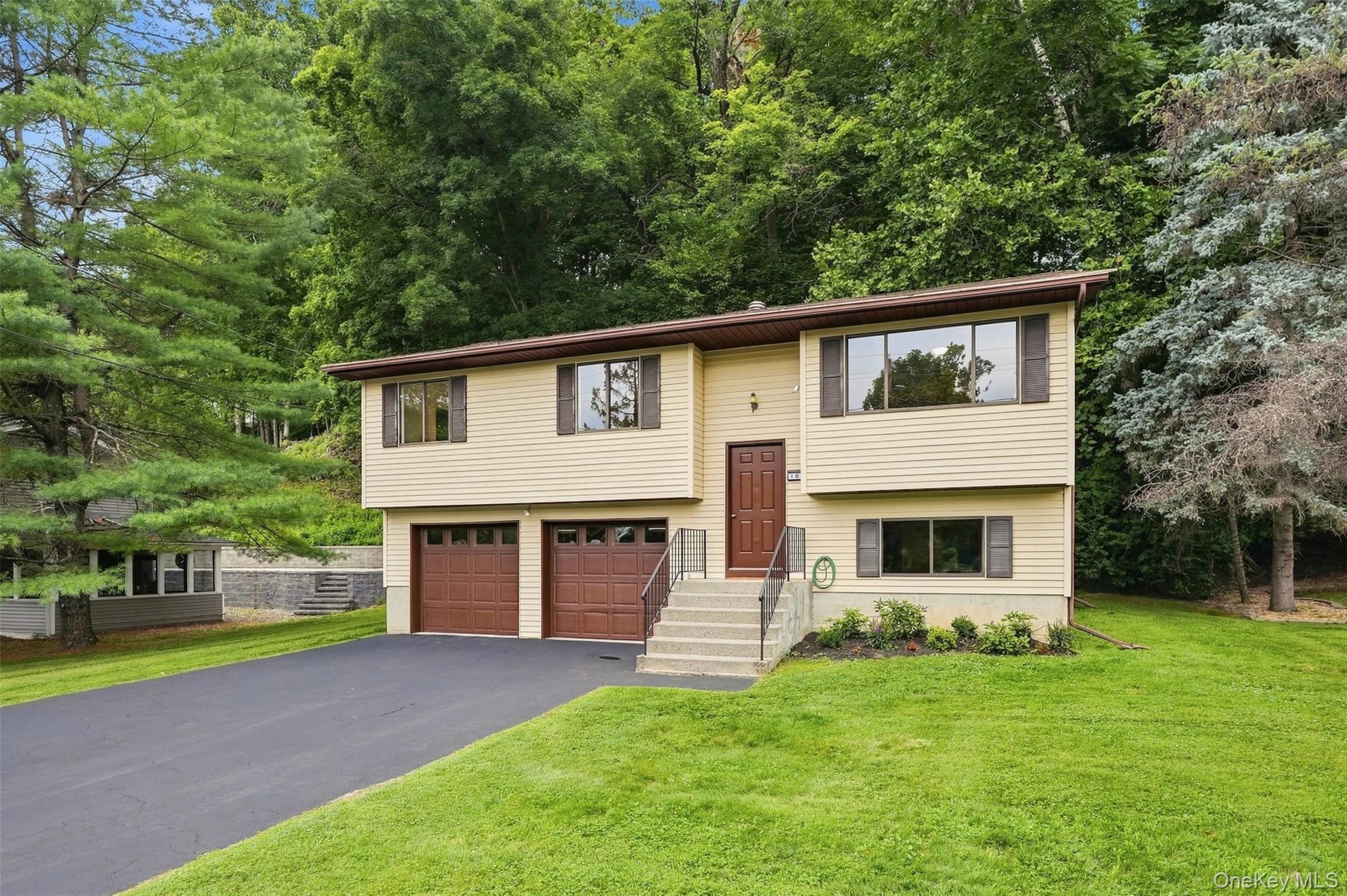 3rd image of 107 Sutton Park Rd, Poughkeepsie (town), NY 12603 | MLS# 1023468