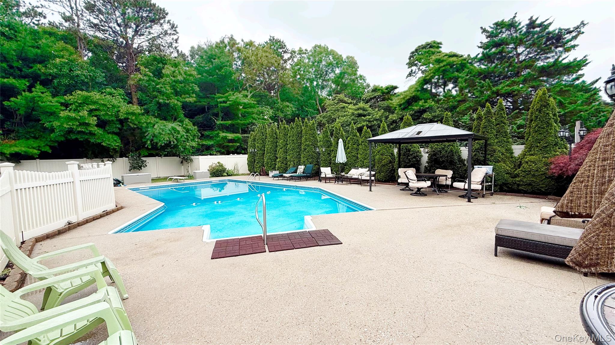37th image of 4 John Vincent Ct, Brookhaven, NY 11720 | MLS# 1023663
