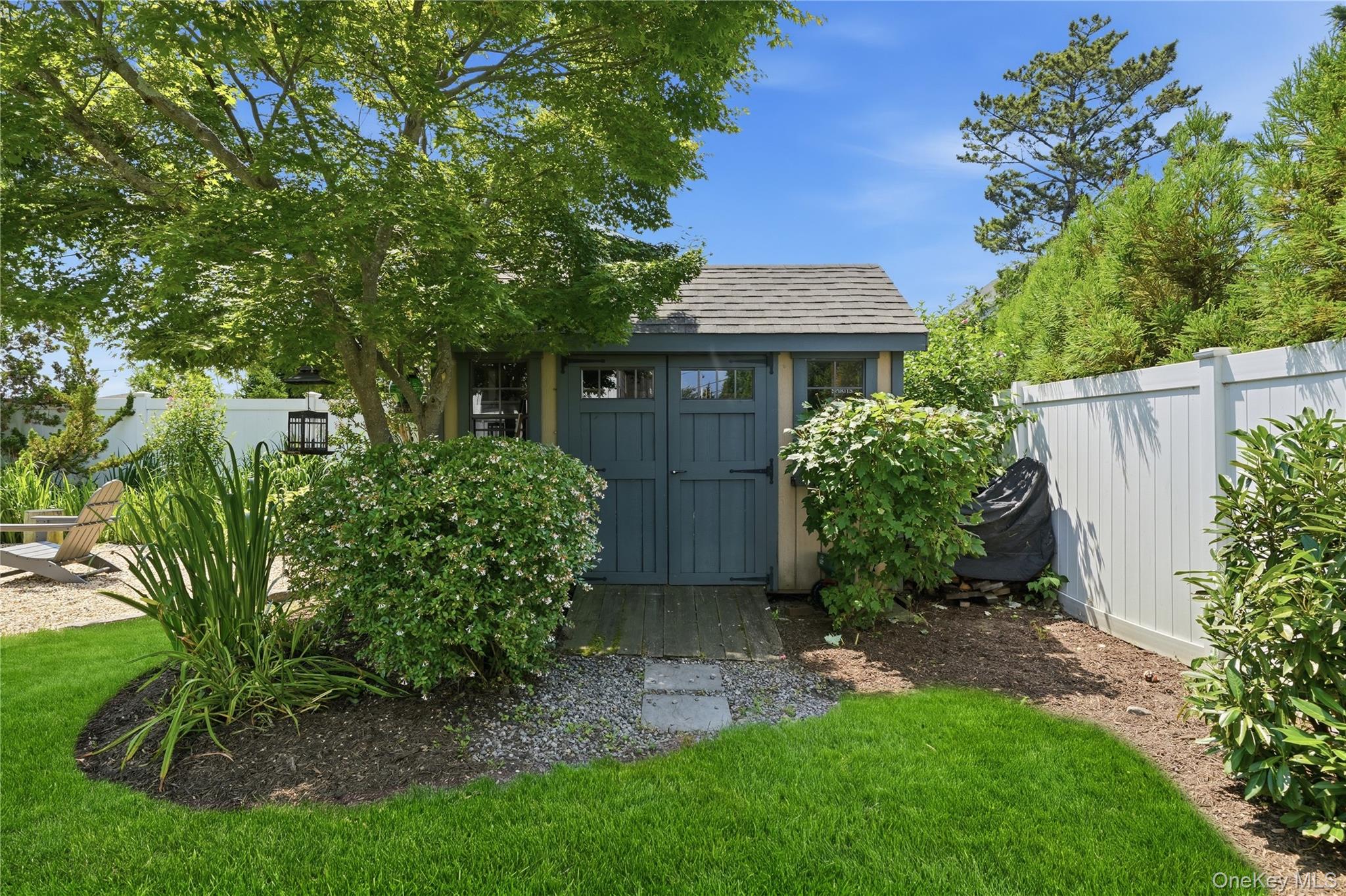 41st image of 240 Eaton Ln, West Islip, NY 11795 | MLS# 1023915