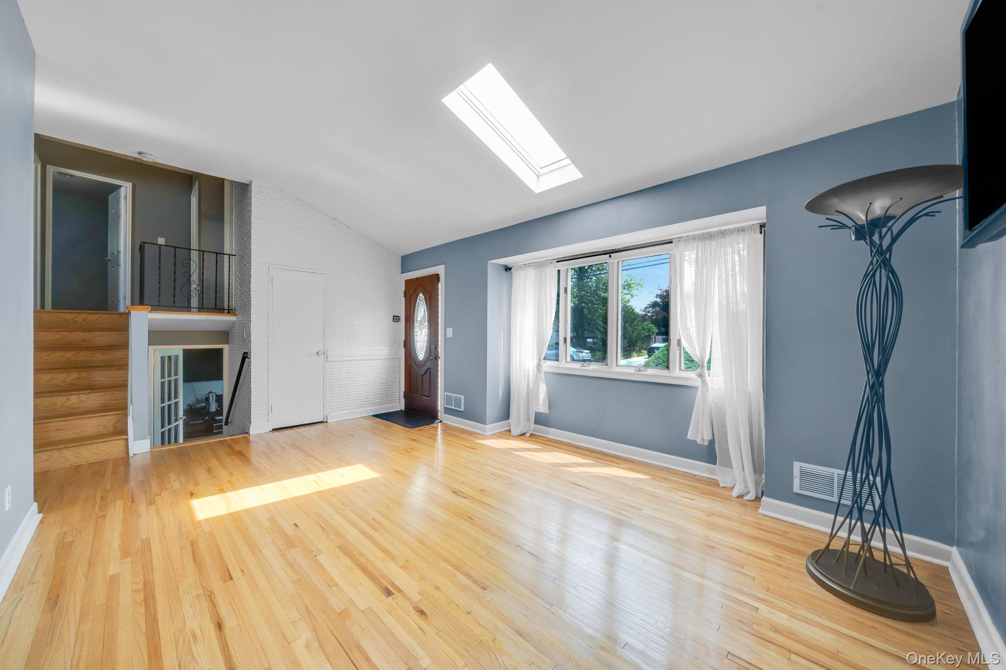 3rd image of 336 W 23Rd St, Babylon, NY 11729 | MLS# 1023928