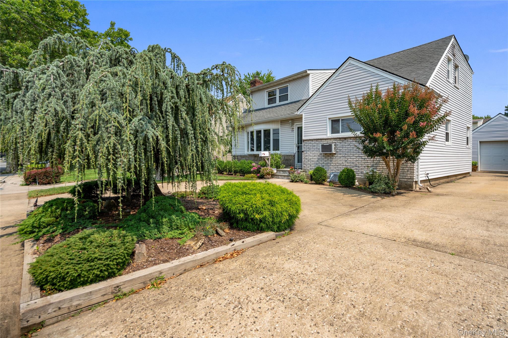 3rd image of 78 Ambrose Ave, Malverne, NY 11565 | MLS# 1023937