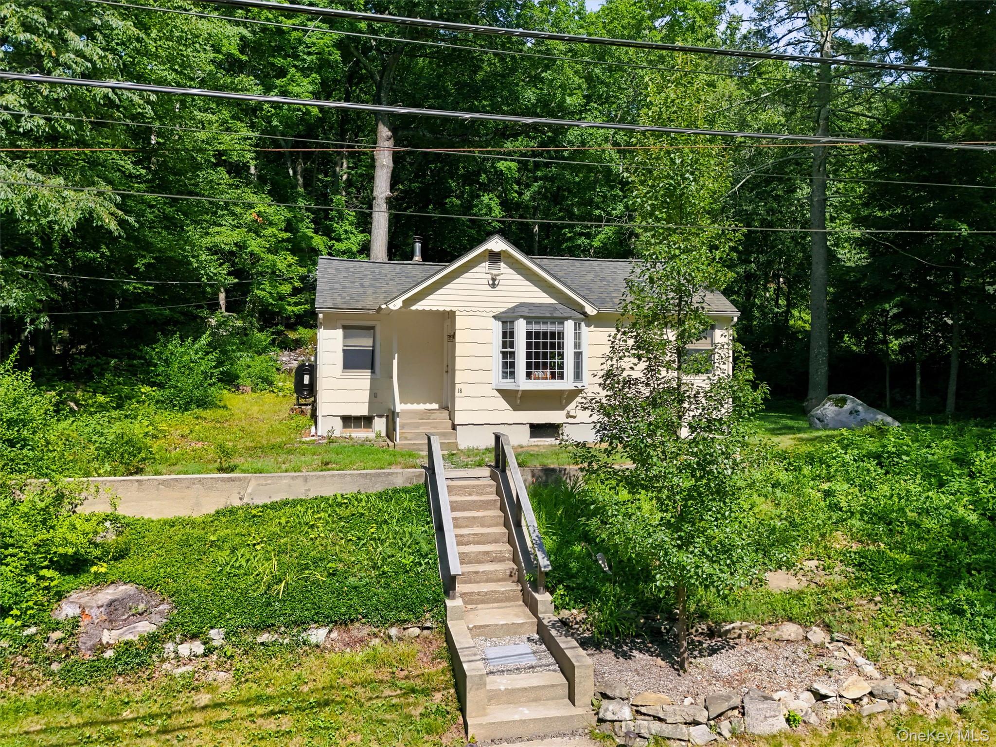 2nd image of 18 Winnebago Rd, Putnam Valley, NY 10579 | MLS# 1023971