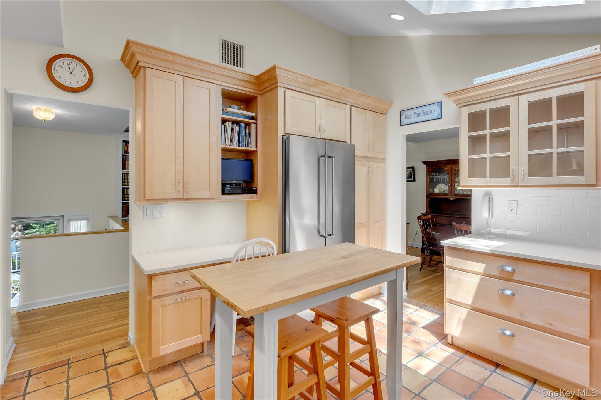 5th image of 6 Primrose Ln, Huntington, NY 11743 | MLS# 1023983