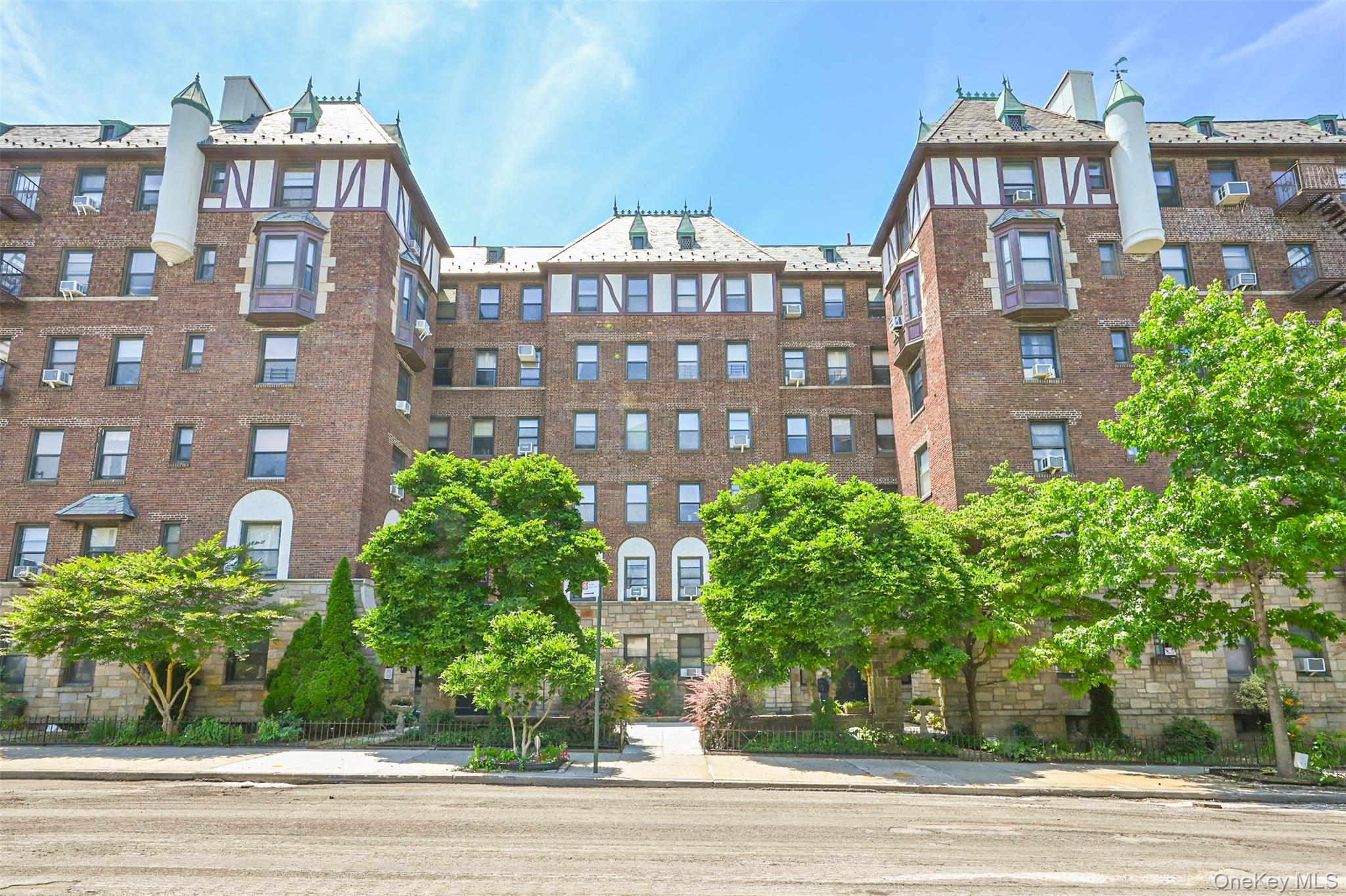 1st image of 77 16 Austin St #5L, Forest Hills, NY 11375 | MLS# 1024013